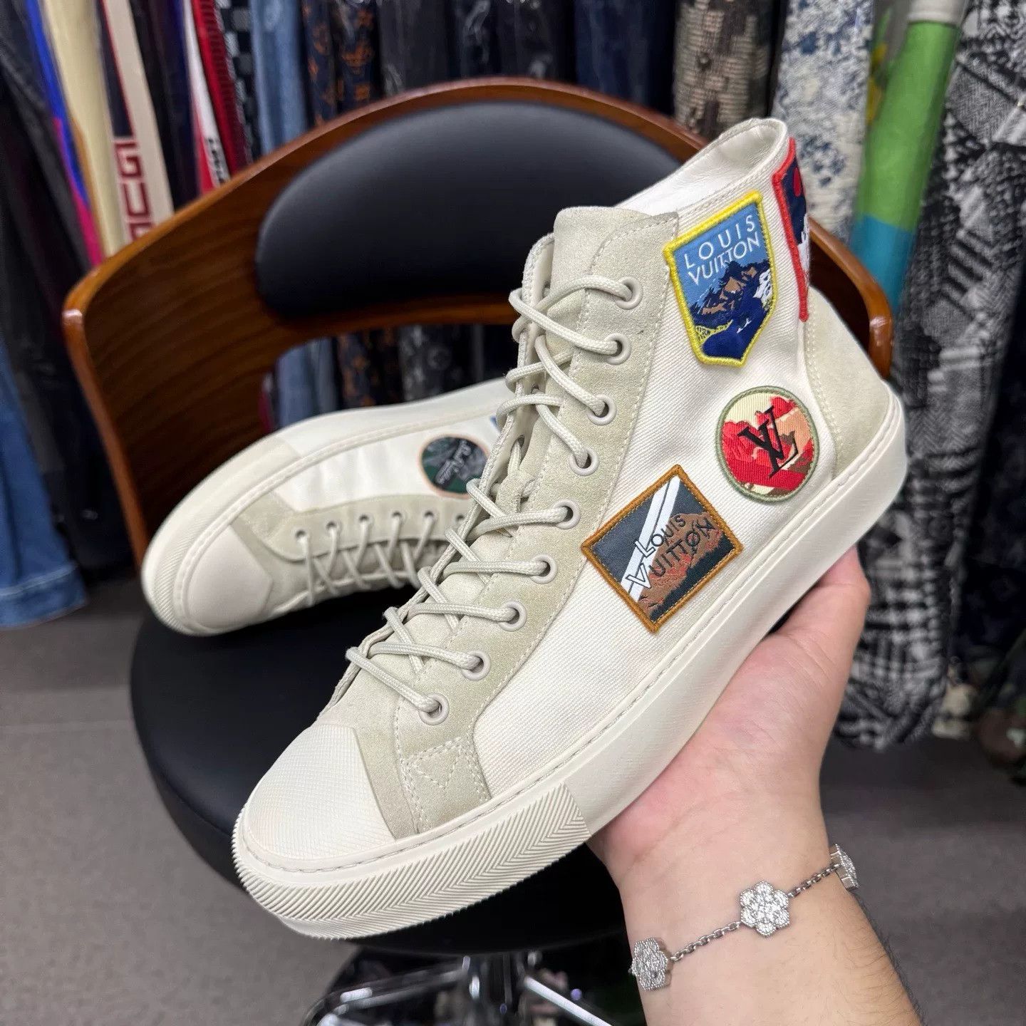 Louis Vuitton Louis Vuitton Canvas Hitop Sneakers 41 Men Size US 8.5 / EU 41-42 - 5 Thumbnail
