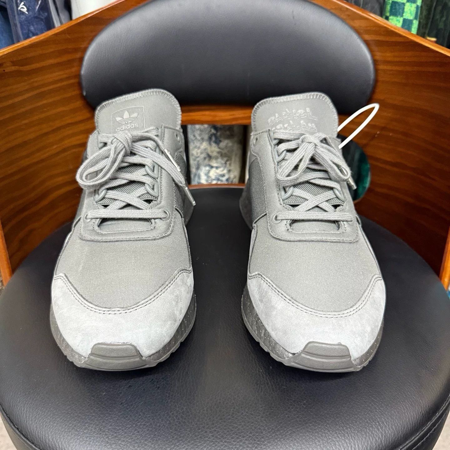 Adidas Adidas Gray Lowtop Sneakers 44.5 Men Size US 11 / EU 44 - 2 Thumbnail