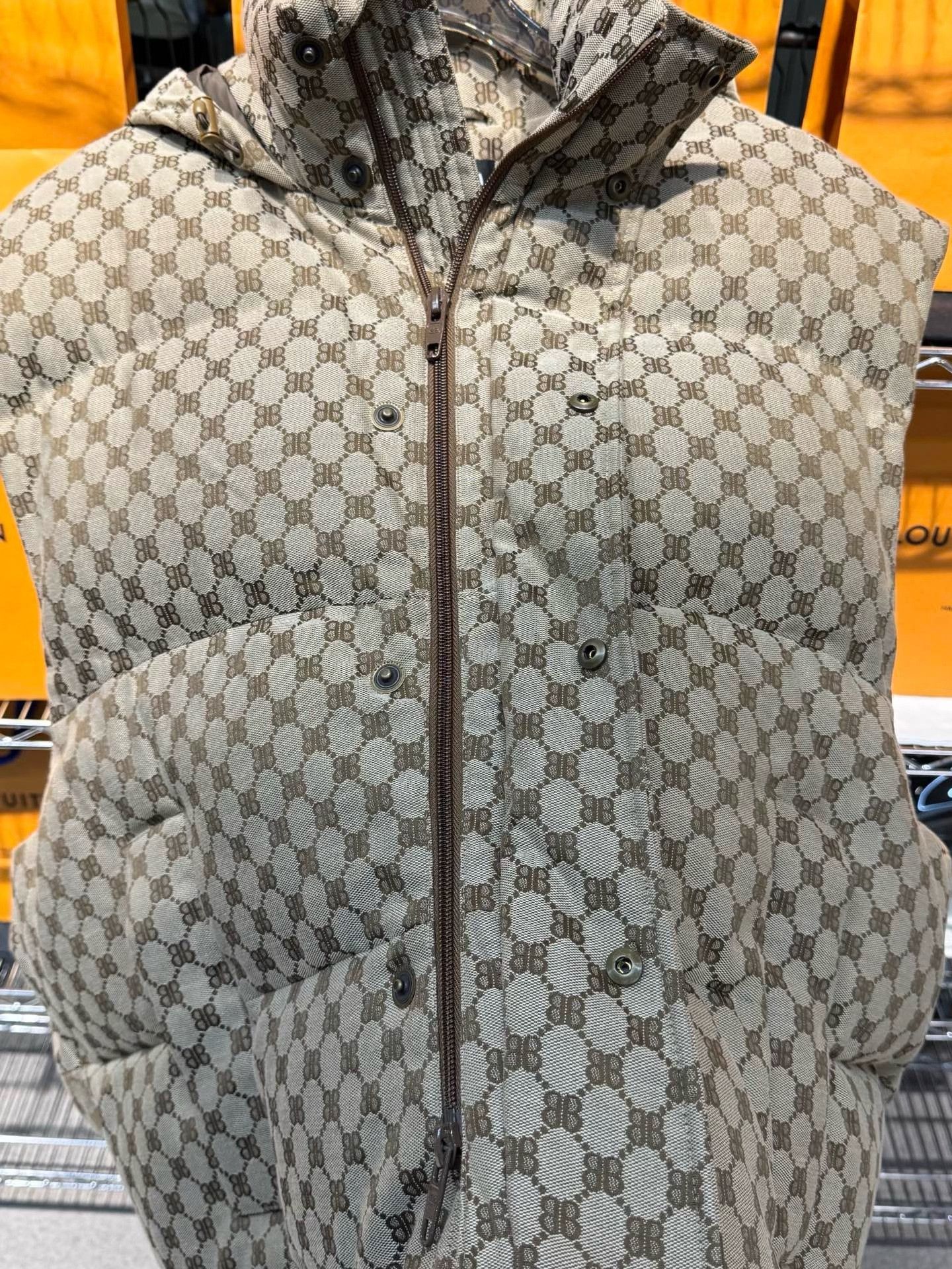 Balenciaga Balenciaga Beige Vest 42 Men Size US M / EU 48-50 / 2 - 5 Thumbnail