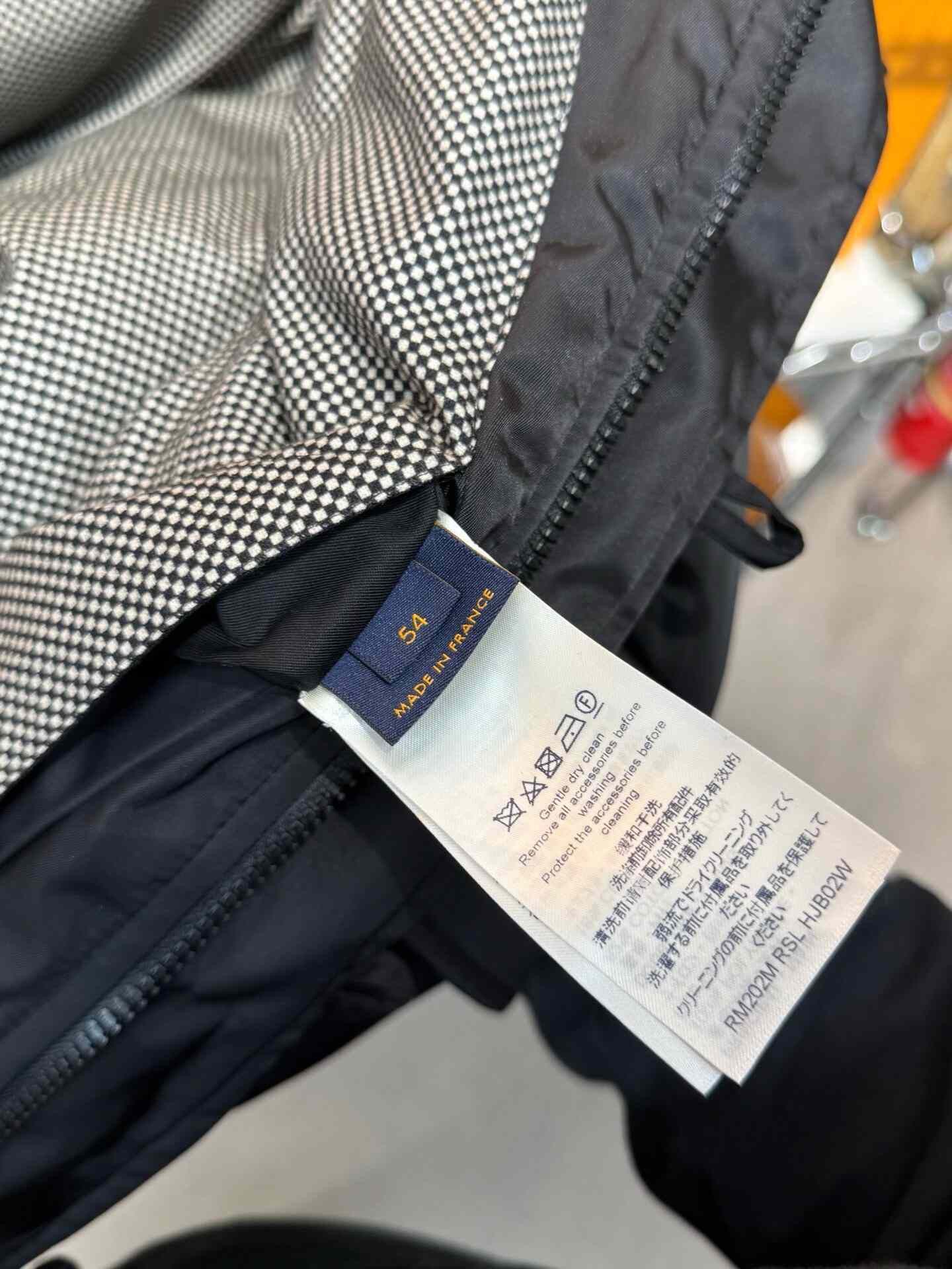 Louis Vuitton Louis Vuitton Light Jacket 54 Men Size US XXL / EU 58 / 5 - 9 Thumbnail