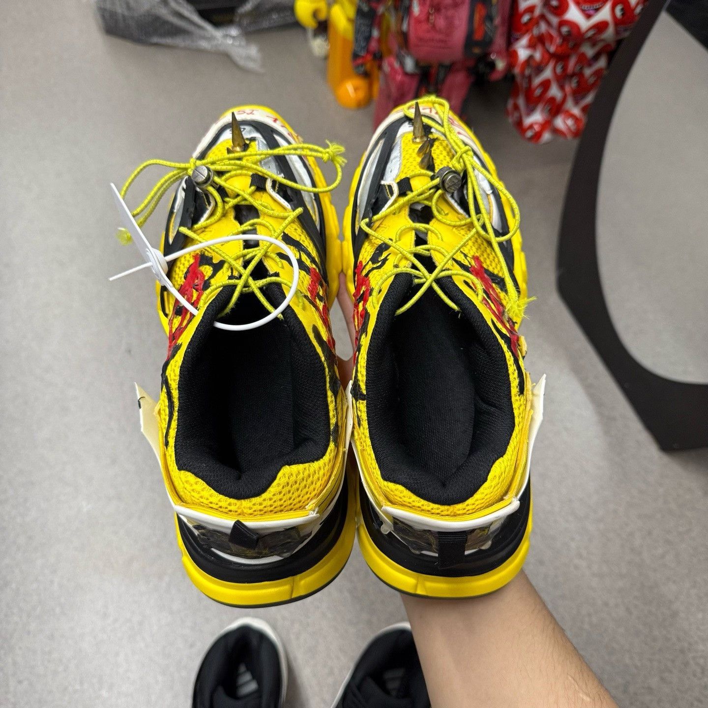 Other Yellow Lowtop Sneakers 43 Men Size US 10 / EU 43 - 7 Thumbnail