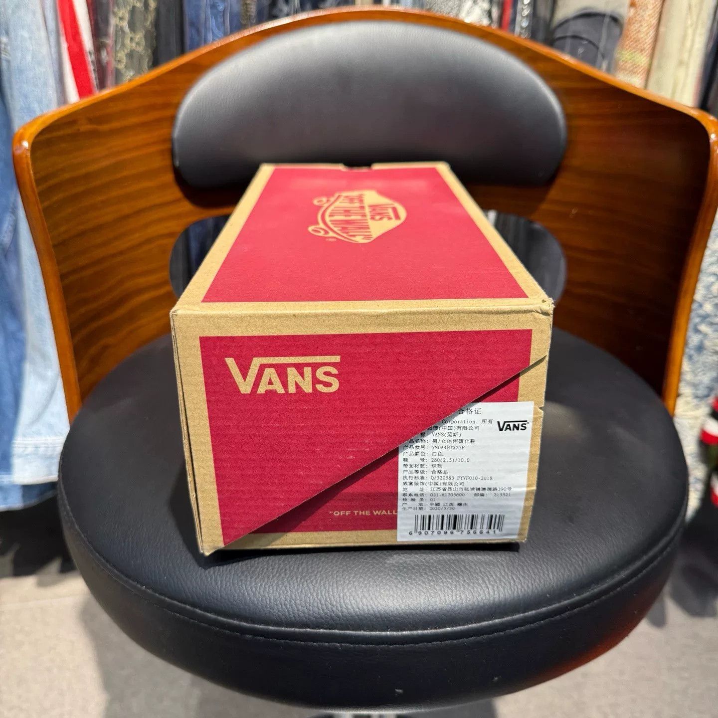 Vans Vans Retro White Lowtop Sneakers 43 Men Size US 10 / EU 43 - 9 Thumbnail