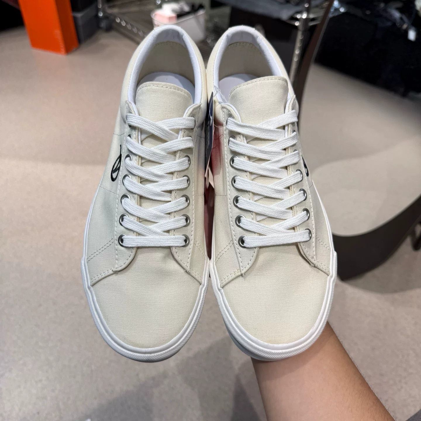 Vans Vans Retro White Lowtop Sneakers 43 Men Size US 10 / EU 43 - 5 Thumbnail