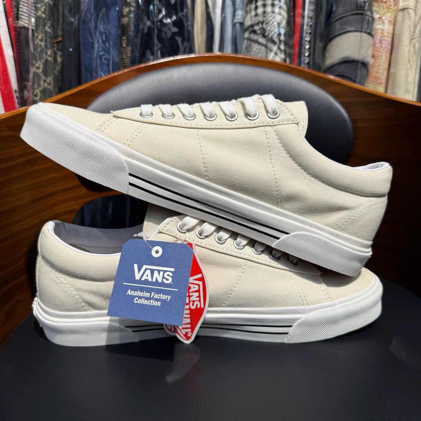 Vans Vans Retro White Lowtop Sneakers 43 Men Size US 10 / EU 43 - 7 Thumbnail