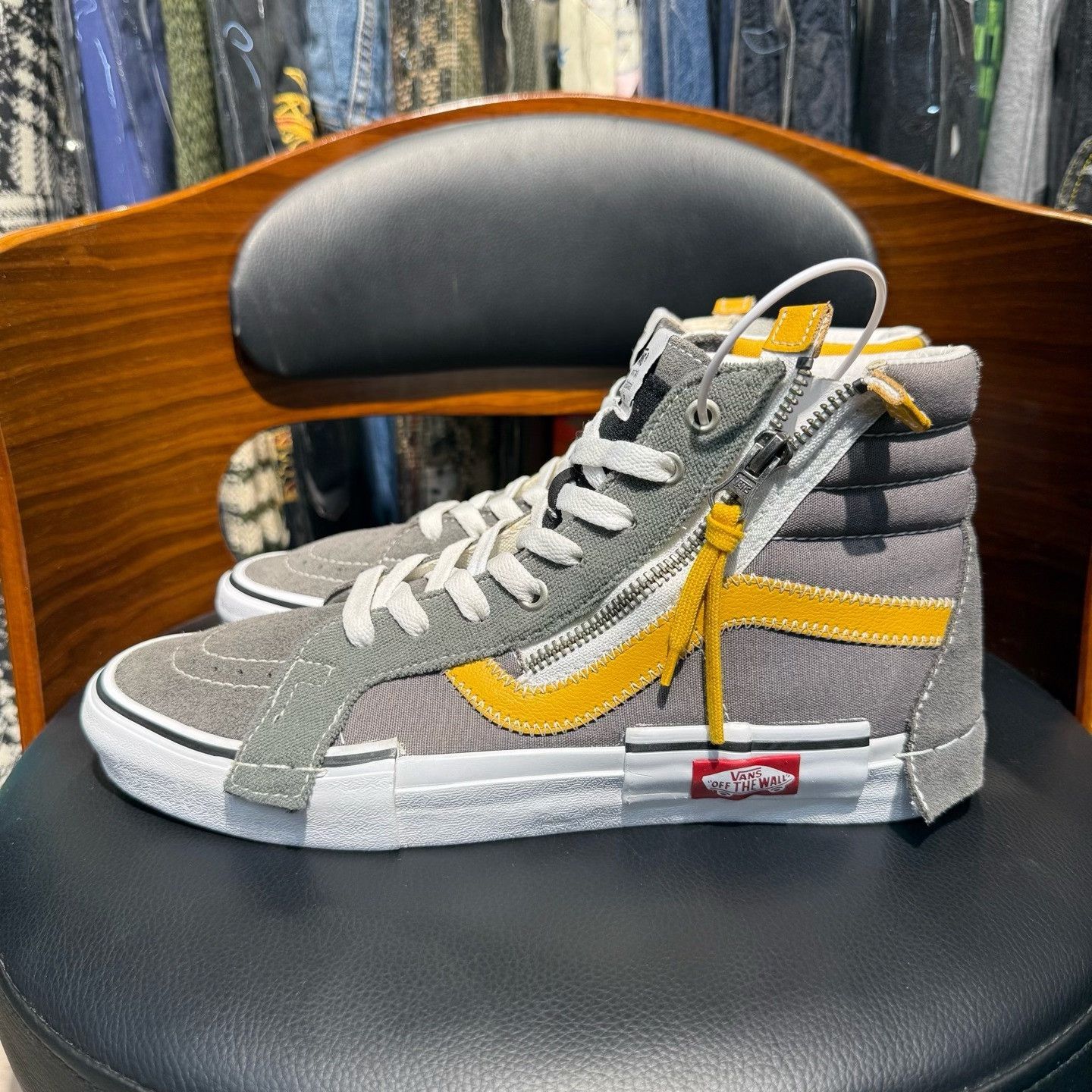 Vans Vans Gray Lowtop Sneakers 42 Men Size US 9 / EU 42 - 6 Thumbnail