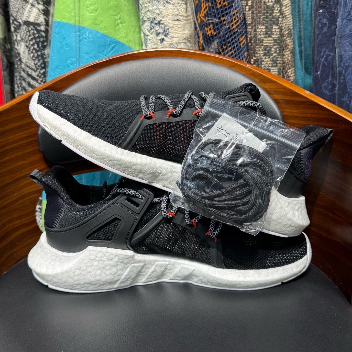 Adidas Adidas Reflective Black Lowtop Sneakers M Men Size US 10 / EU 43 - 7 Thumbnail