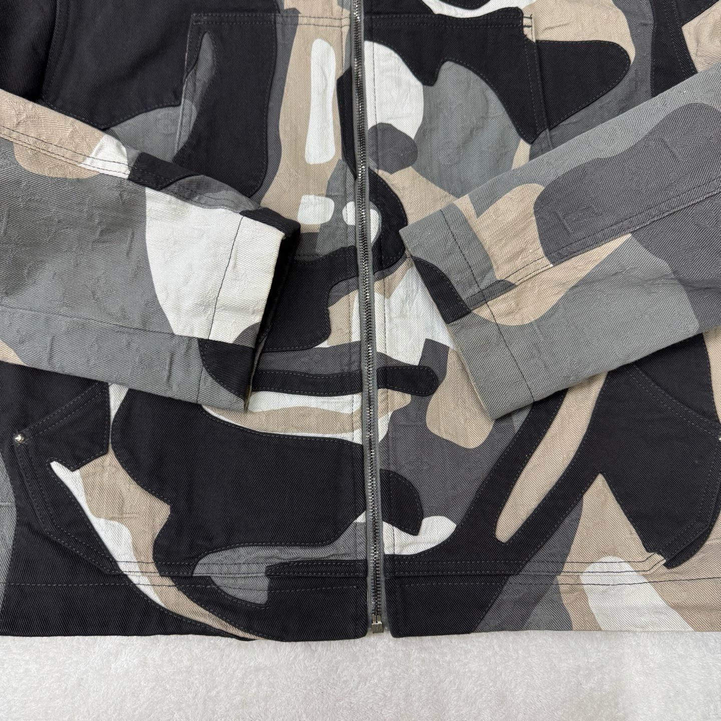 Louis Vuitton Louis Vuitton Denim Camo Black Light Jacket 50 Men Size US XL / EU 56 / 4 - 2 Thumbnail
