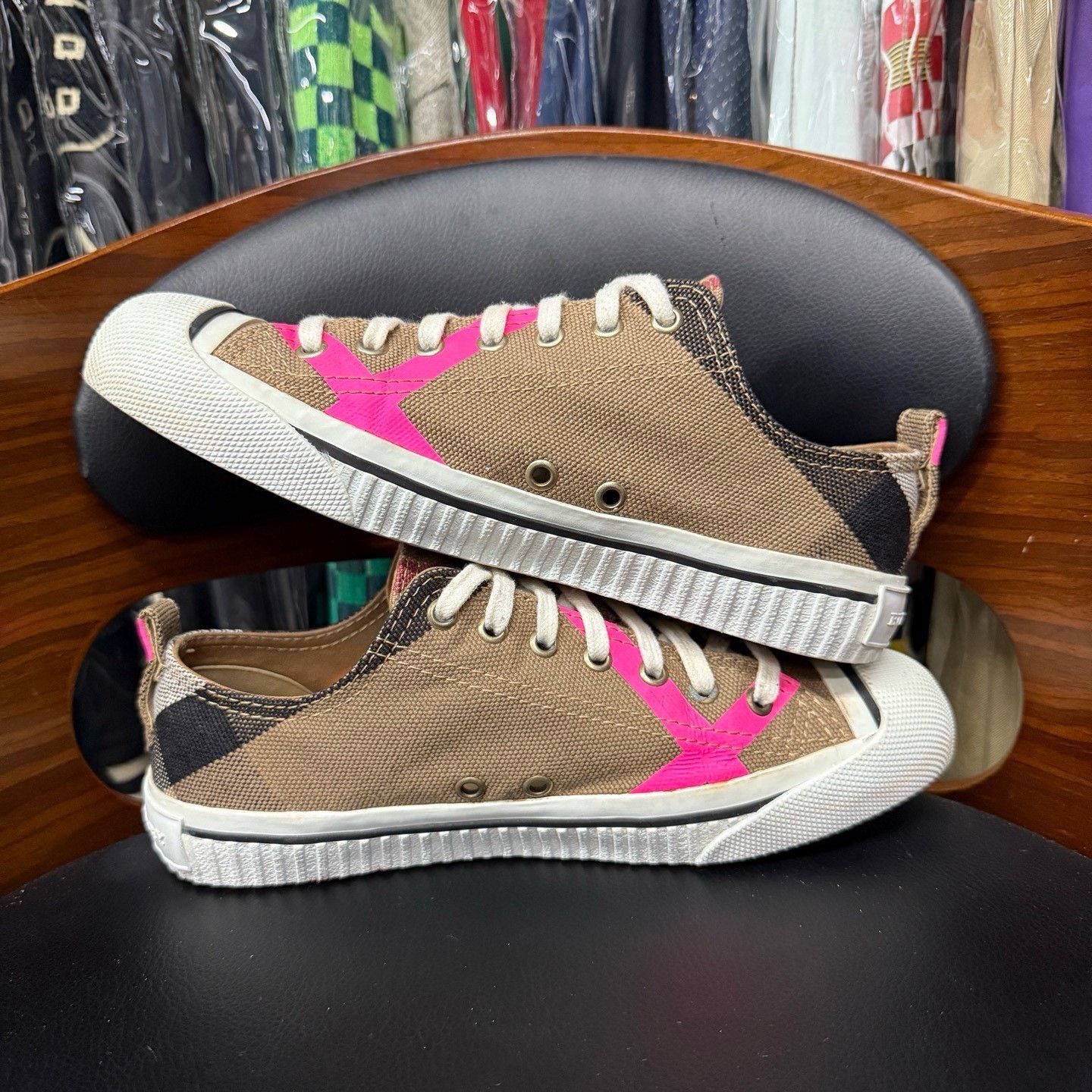 Burberry Burberry Canvas Pink Lowtop Sneakers 38 Women Size US 7.5 / IT 37.5 - 7 Thumbnail