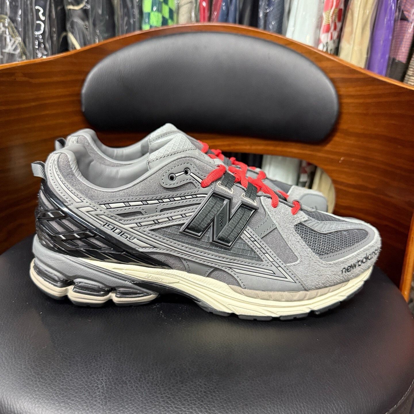 New Balance New Balance Gray Lowtop Sneakers 42 Men Size US 9 / EU 42 - 4 Thumbnail