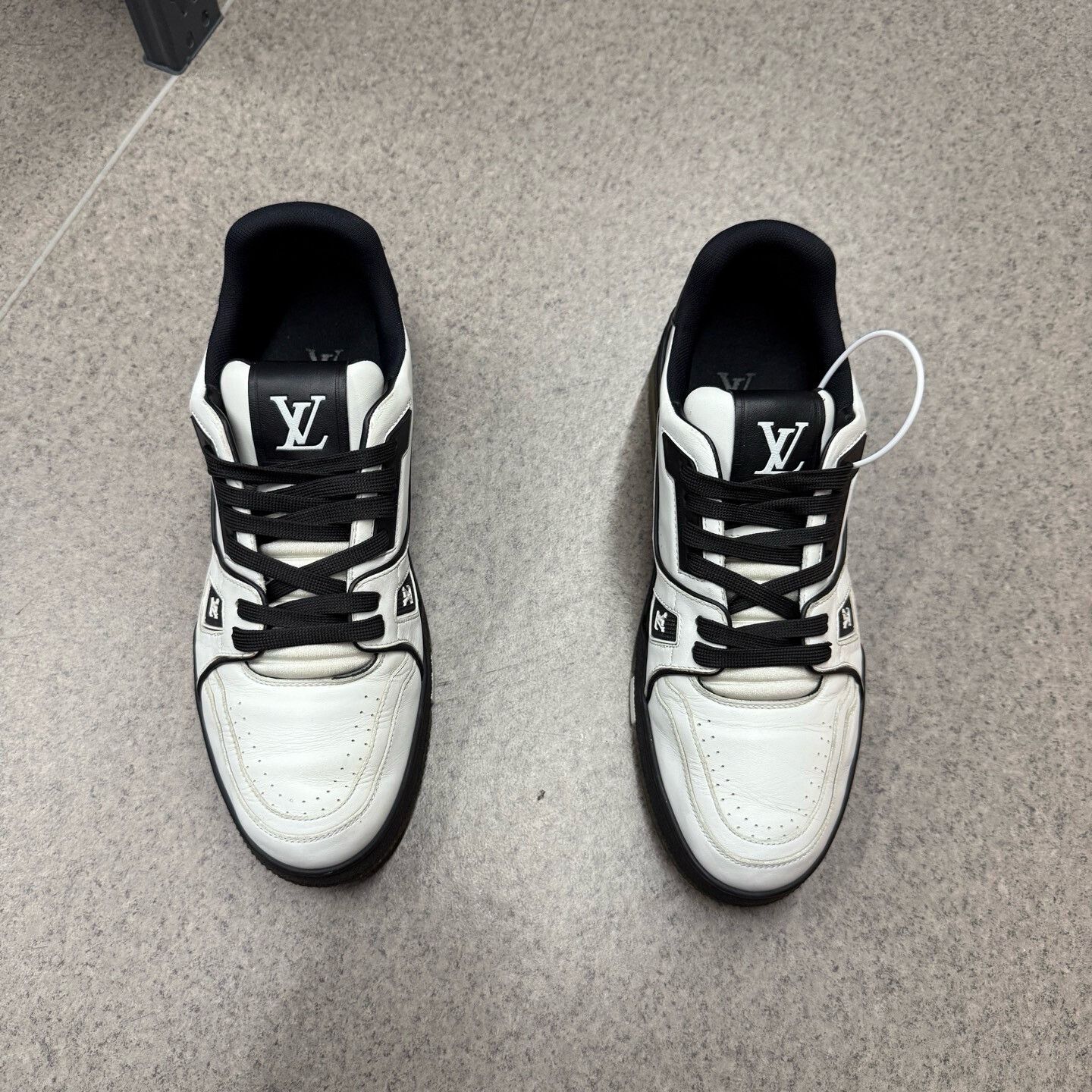Louis Vuitton Louis Vuitton Training Black Lowtop Sneakers 42 Men Size US 9 / EU 42 - 5 Thumbnail