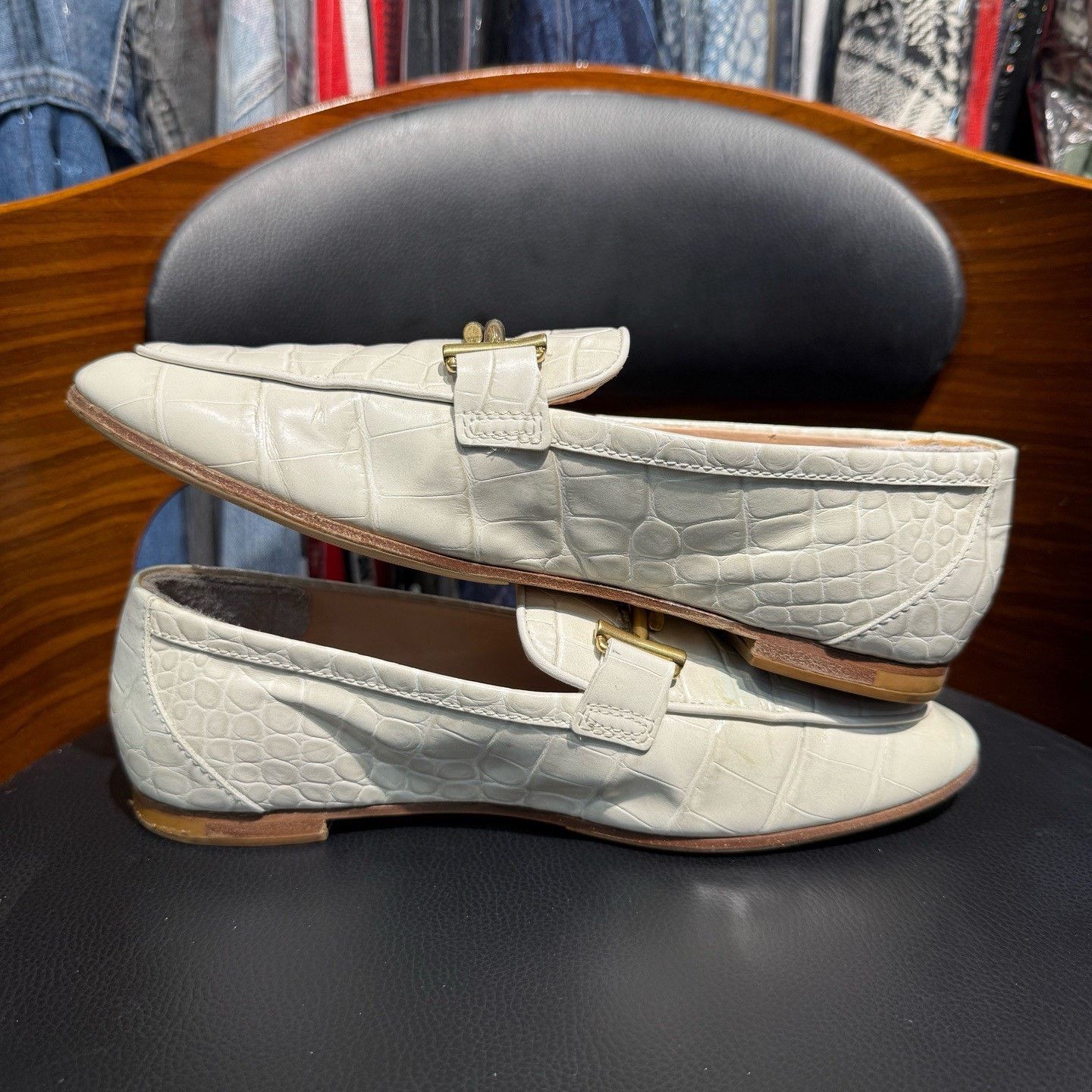 Tod's Tod's Leather Gold Lowtop Sneakers S Women Size US 6 / IT 36 - 7 Thumbnail