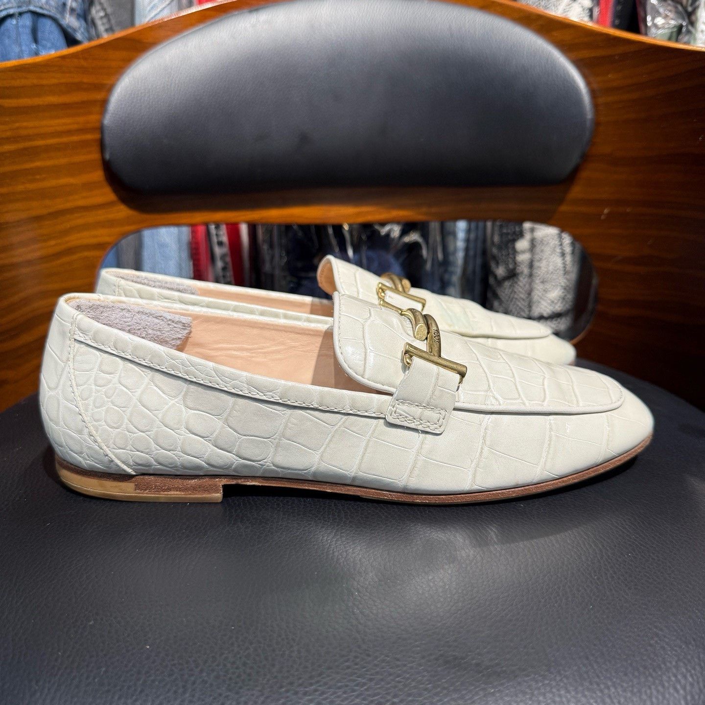 Tod's Tod's Leather Gold Lowtop Sneakers S Women Size US 6 / IT 36 - 4 Thumbnail