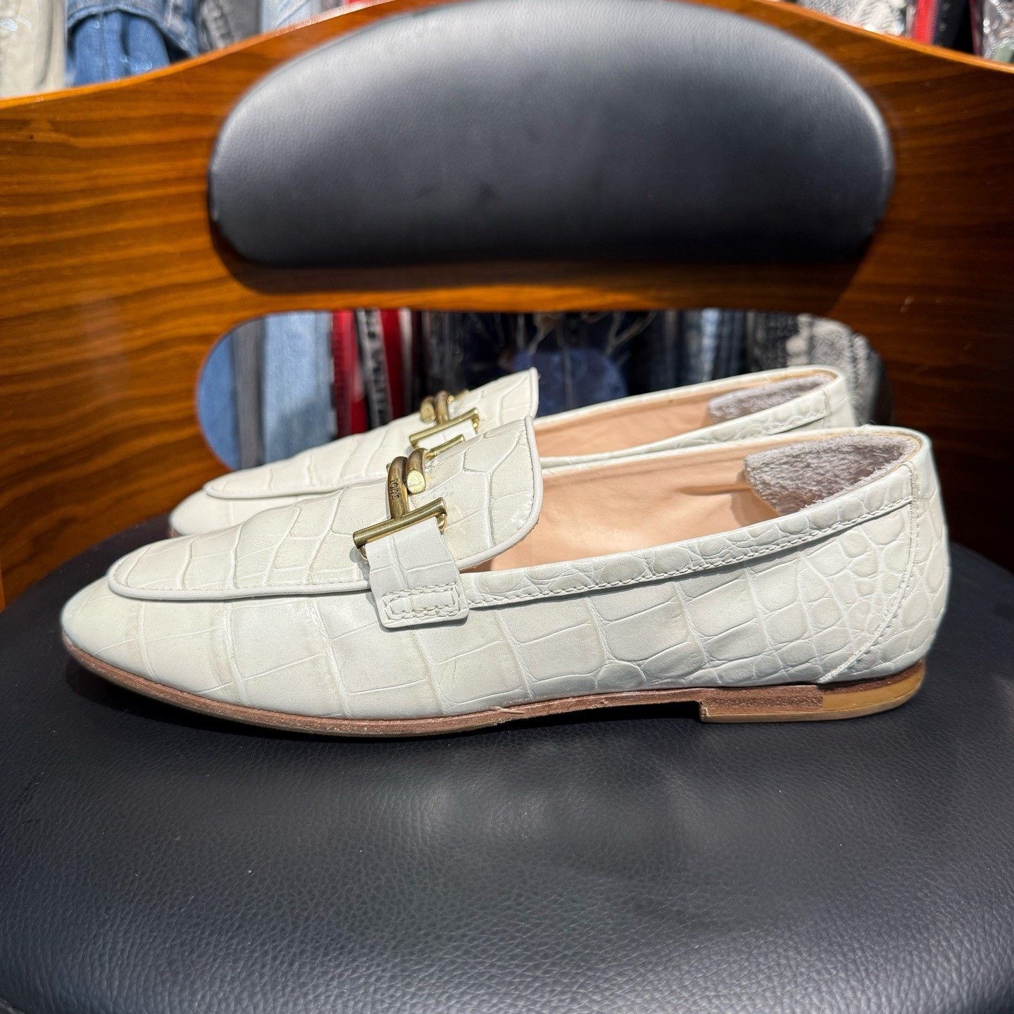 Tod's Tod's Leather Gold Lowtop Sneakers S Women Size US 6 / IT 36 - 6 Thumbnail