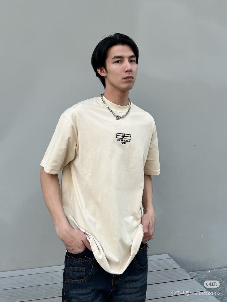 Balenciaga Balenciaga Beige T-Shirt XL Men Size US XL / EU 56 / 4 - 5 Thumbnail