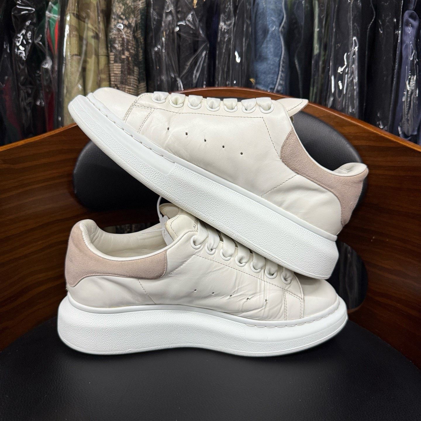 Alexander McQueen Alexander McQueen Pink Lowtop Sneakers 37 Women Size US 6.5 / IT 36.5 - 7 Thumbnail