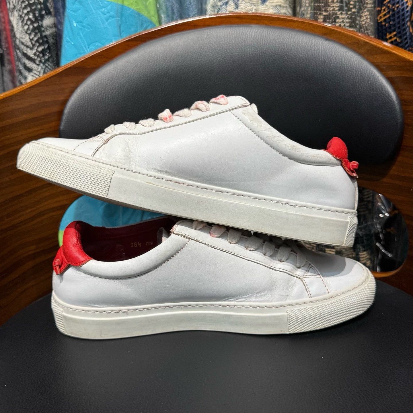 Givenchy Givenchy Red Lowtop Sneakers 38 Women Size US 7.5 / IT 37.5 - 7 Thumbnail
