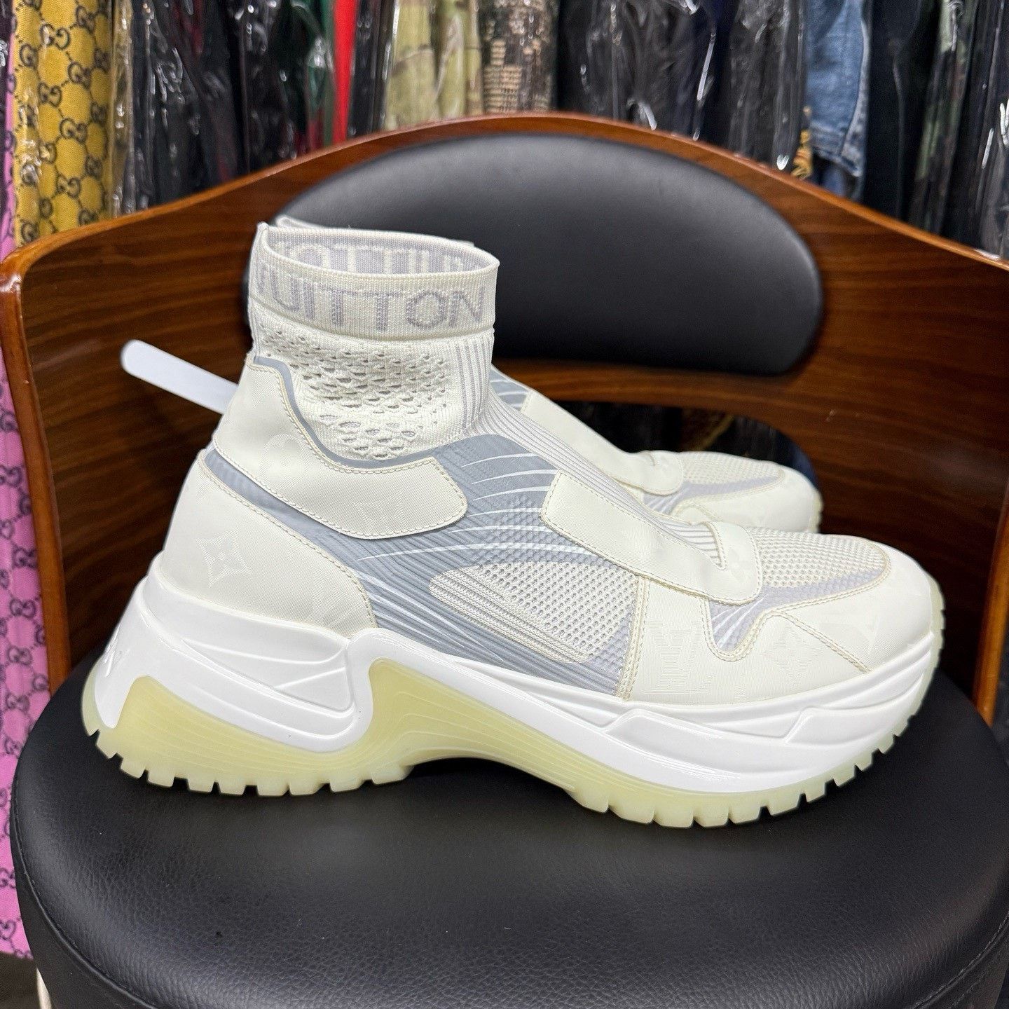 Louis Vuitton Louis Vuitton Retro White Lowtop Sneakers 41 Men Size US 8.5 / EU 41-42 - 4 Thumbnail