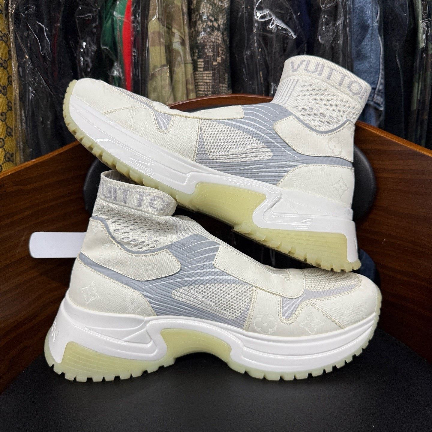 Louis Vuitton Louis Vuitton Retro White Lowtop Sneakers 41 Men Size US 8.5 / EU 41-42 - 7 Thumbnail