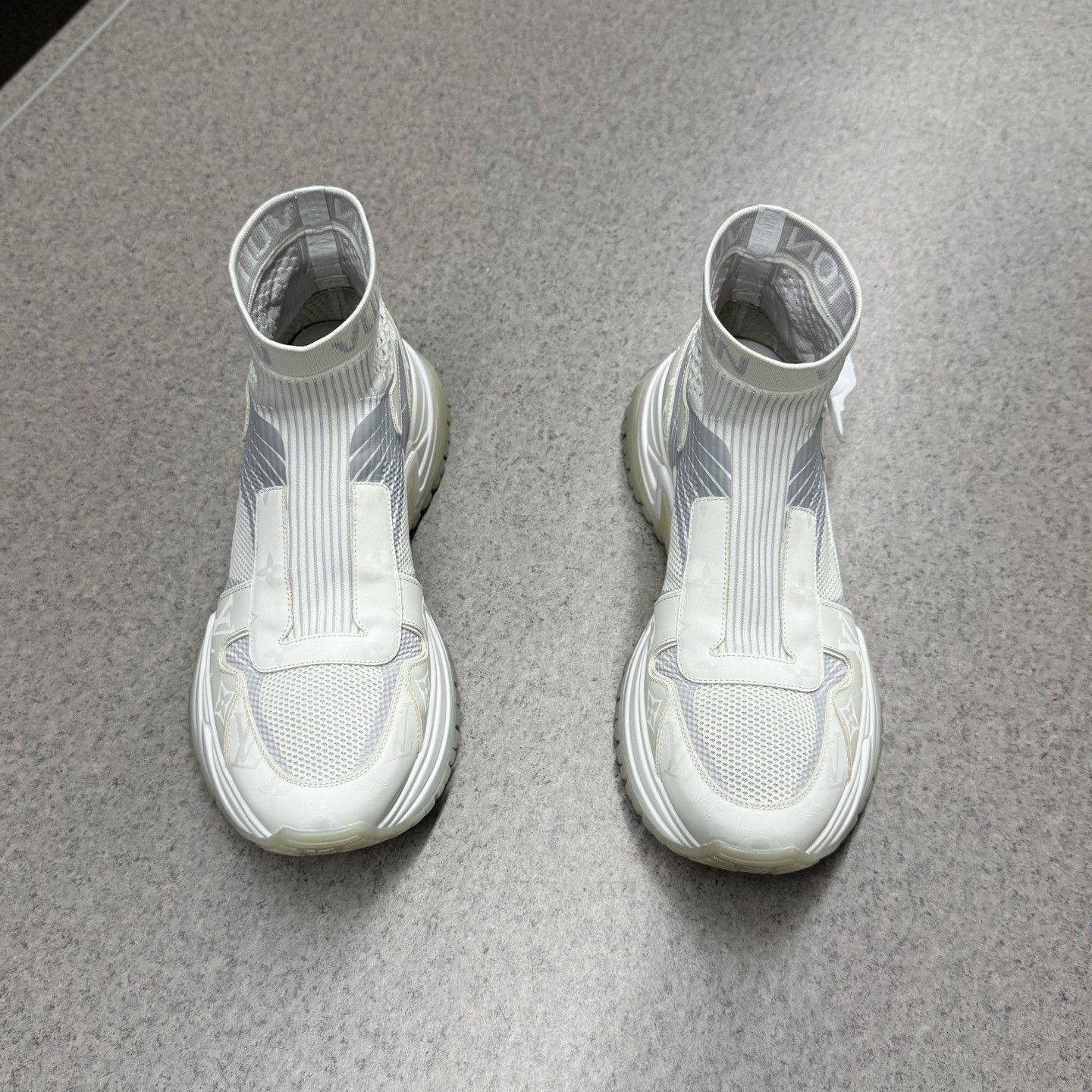 Louis Vuitton Louis Vuitton Retro White Lowtop Sneakers 41 Men Size US 8.5 / EU 41-42 - 5 Thumbnail