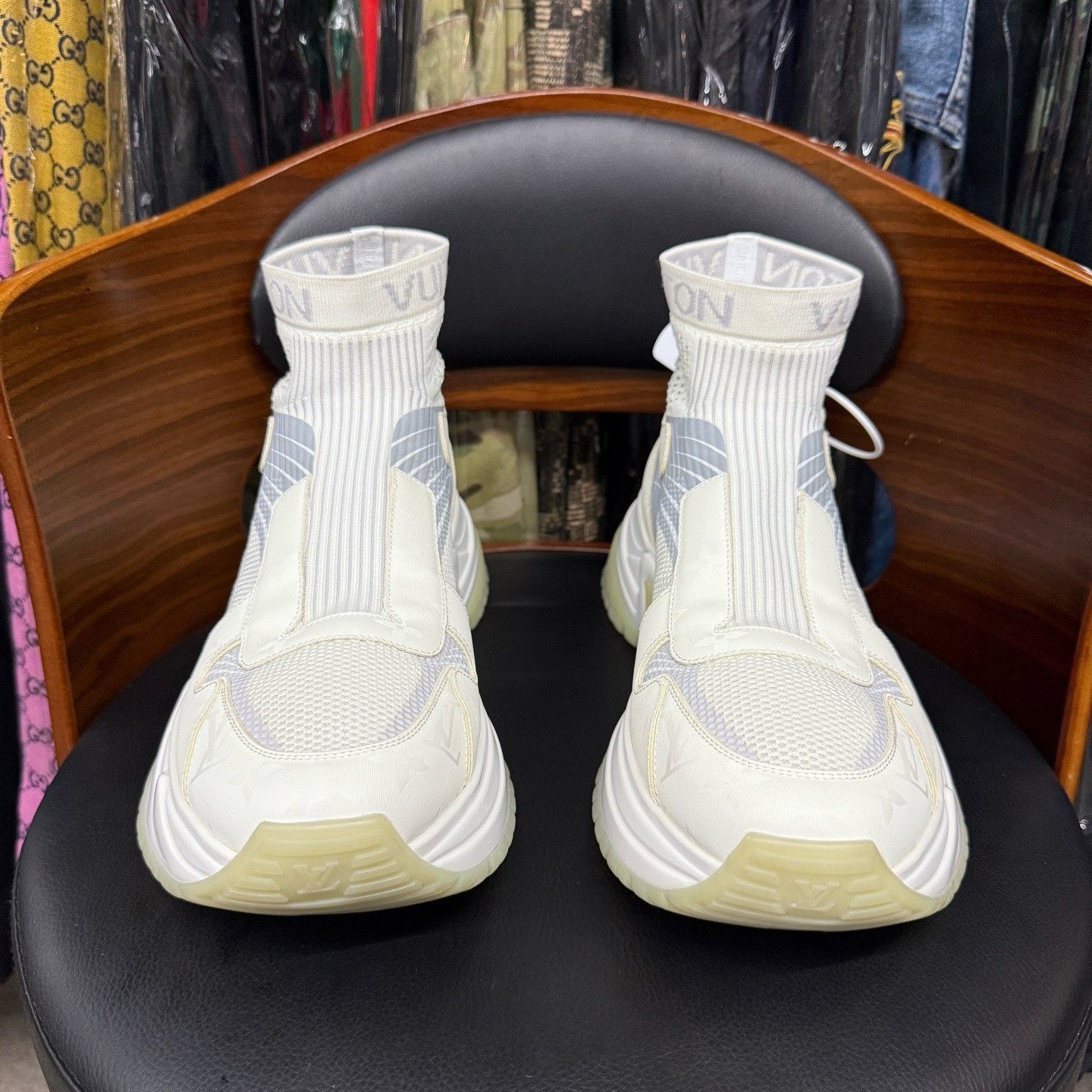 Louis Vuitton Louis Vuitton Retro White Lowtop Sneakers 41 Men Size US 8.5 / EU 41-42 - 2 Thumbnail