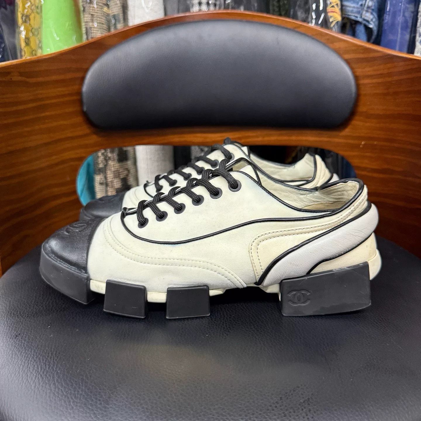 Chanel Chanel Black Lowtop Sneakers 36 Women Size US 6 / IT 36 - 6 Thumbnail