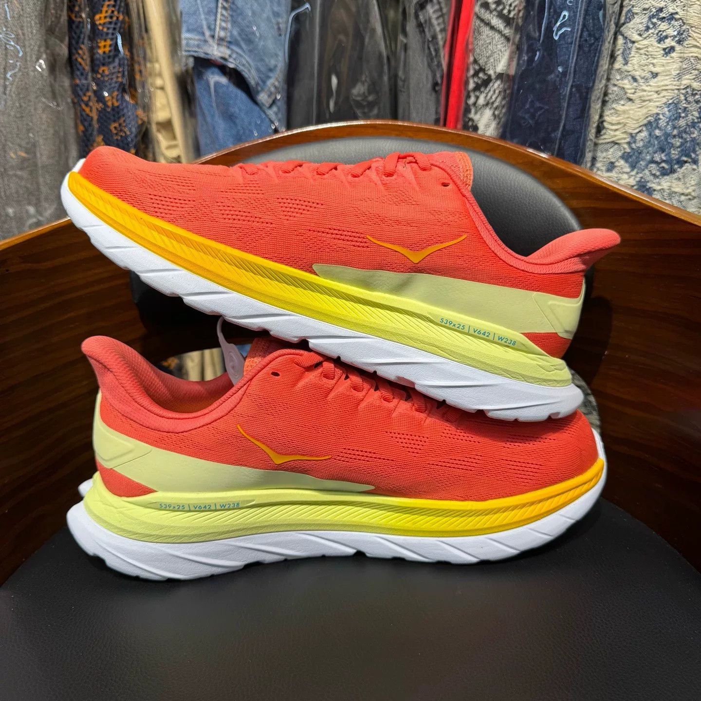 Hoka Hoka Orange Lowtop Sneakers 44.5 Men Size US 11 / EU 44 - 7 Thumbnail
