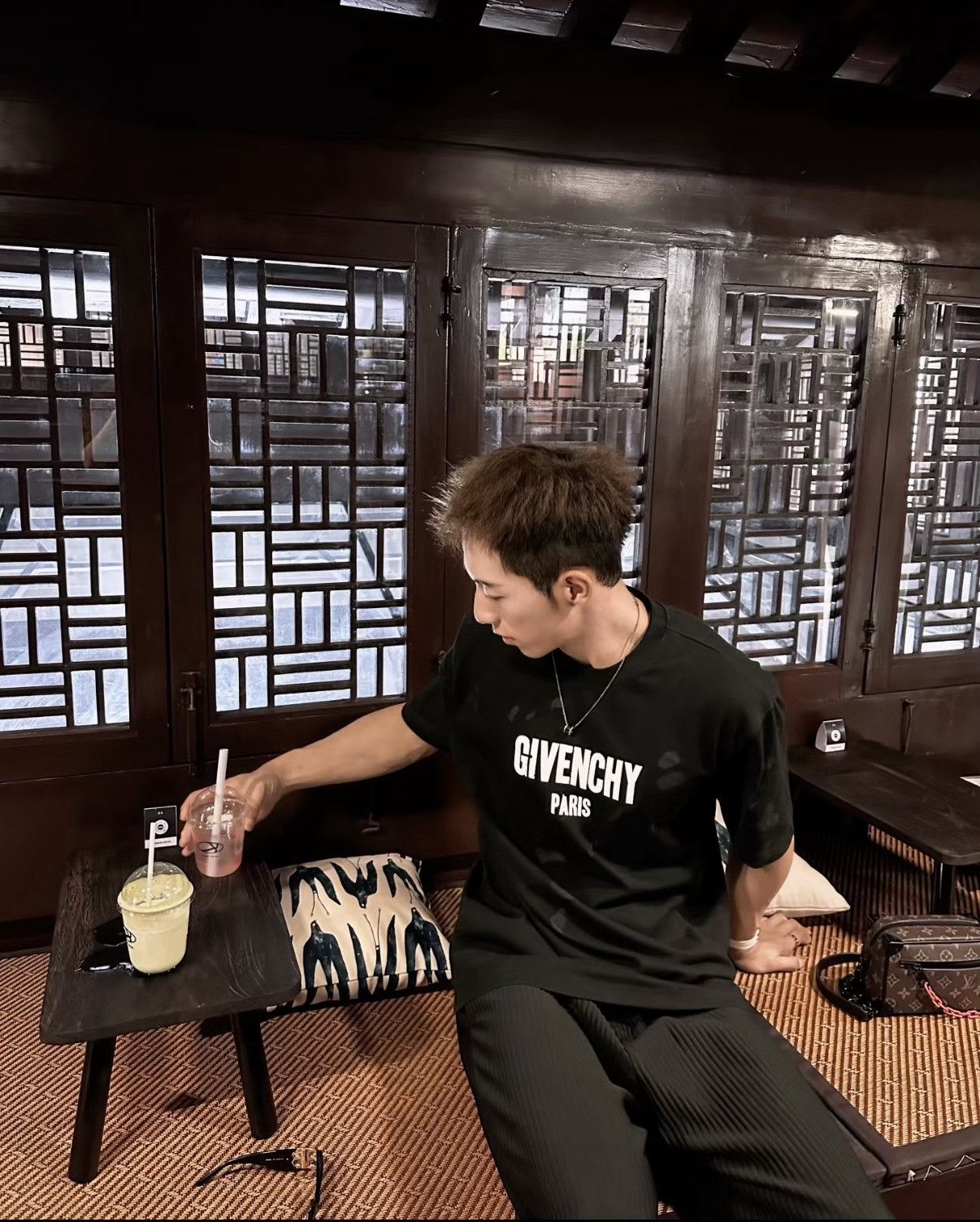 Givenchy Givenchy Distressed Black T-Shirt XXS Men Size US XXS / EU 40 - 5 Thumbnail