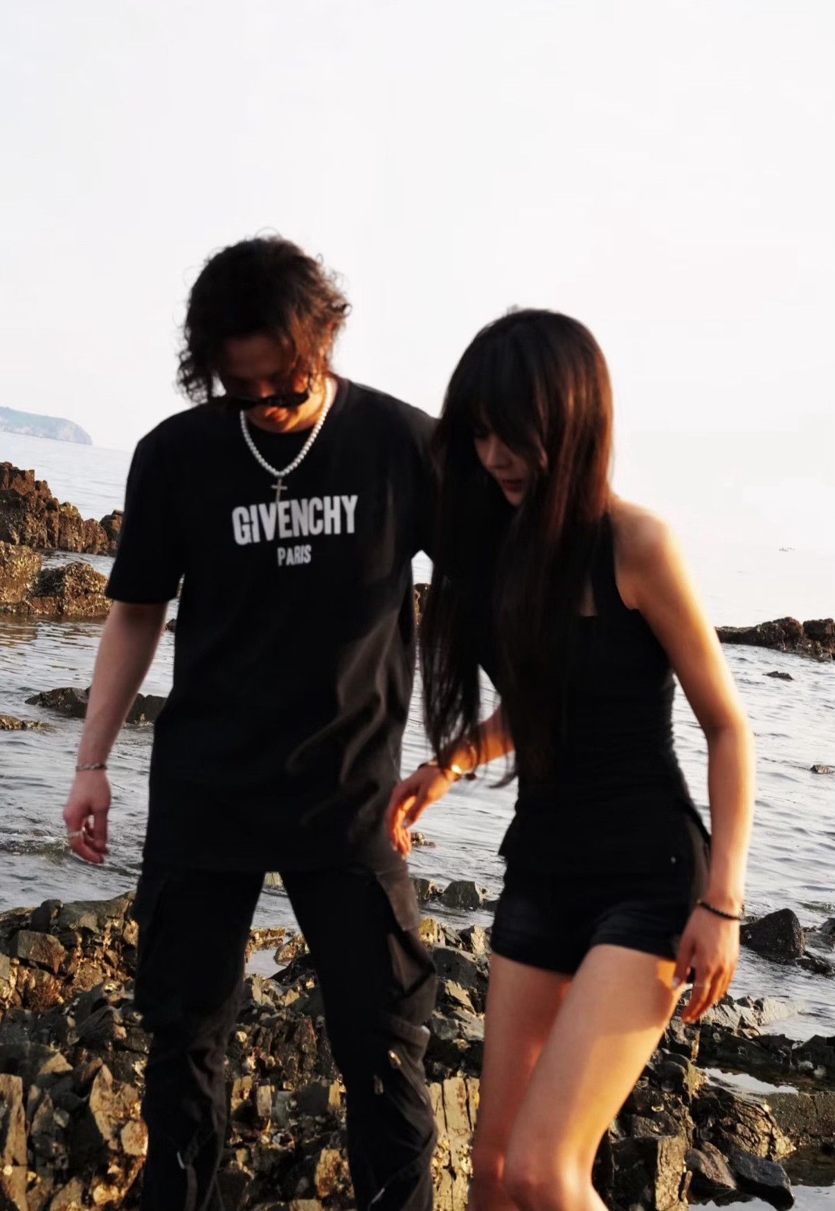 Givenchy Givenchy Distressed Black T-Shirt XXS Men Size US XXS / EU 40 - 7 Thumbnail