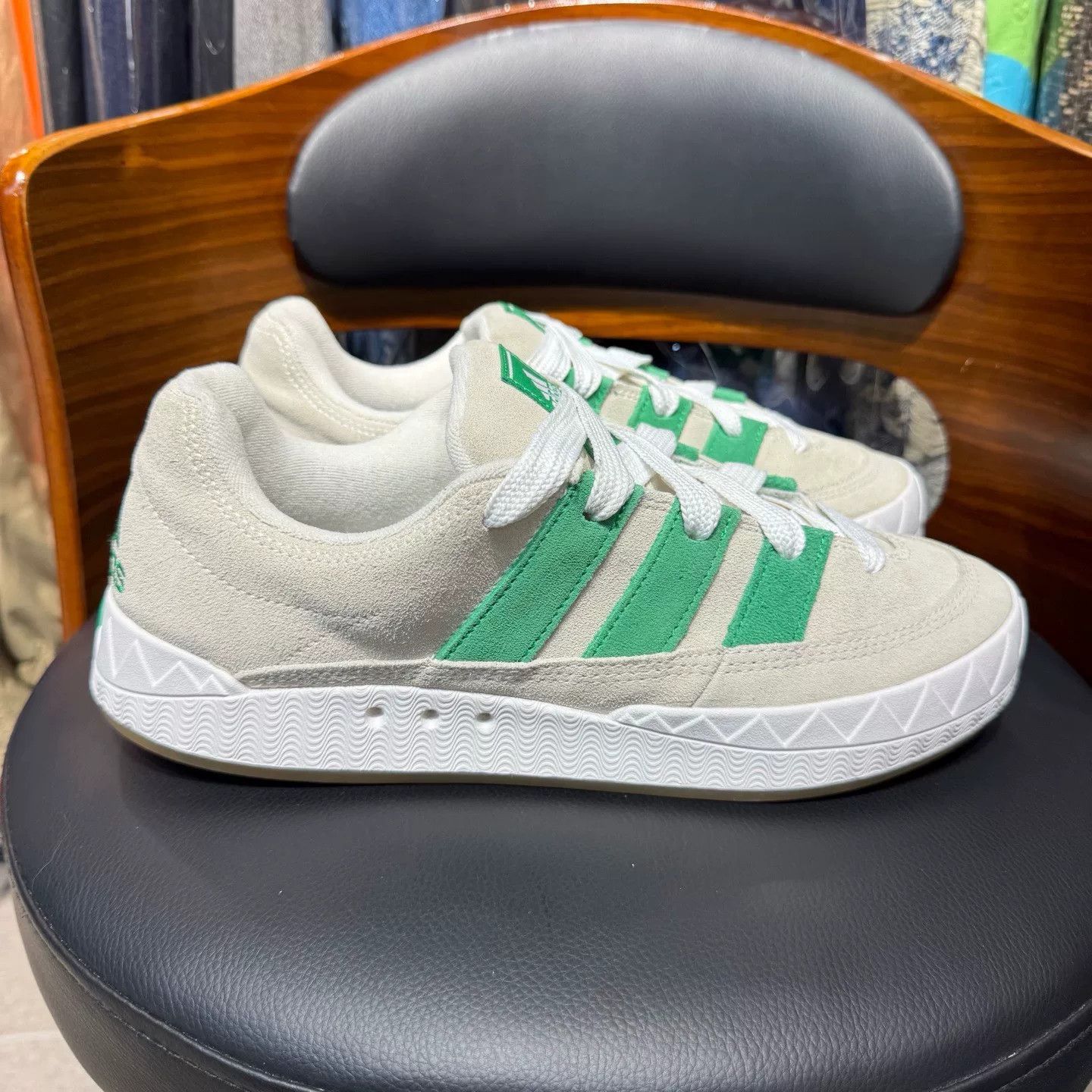 Adidas Adidas Green Lowtop Sneakers 43 Men Size US 10 / EU 43 - 4 Thumbnail
