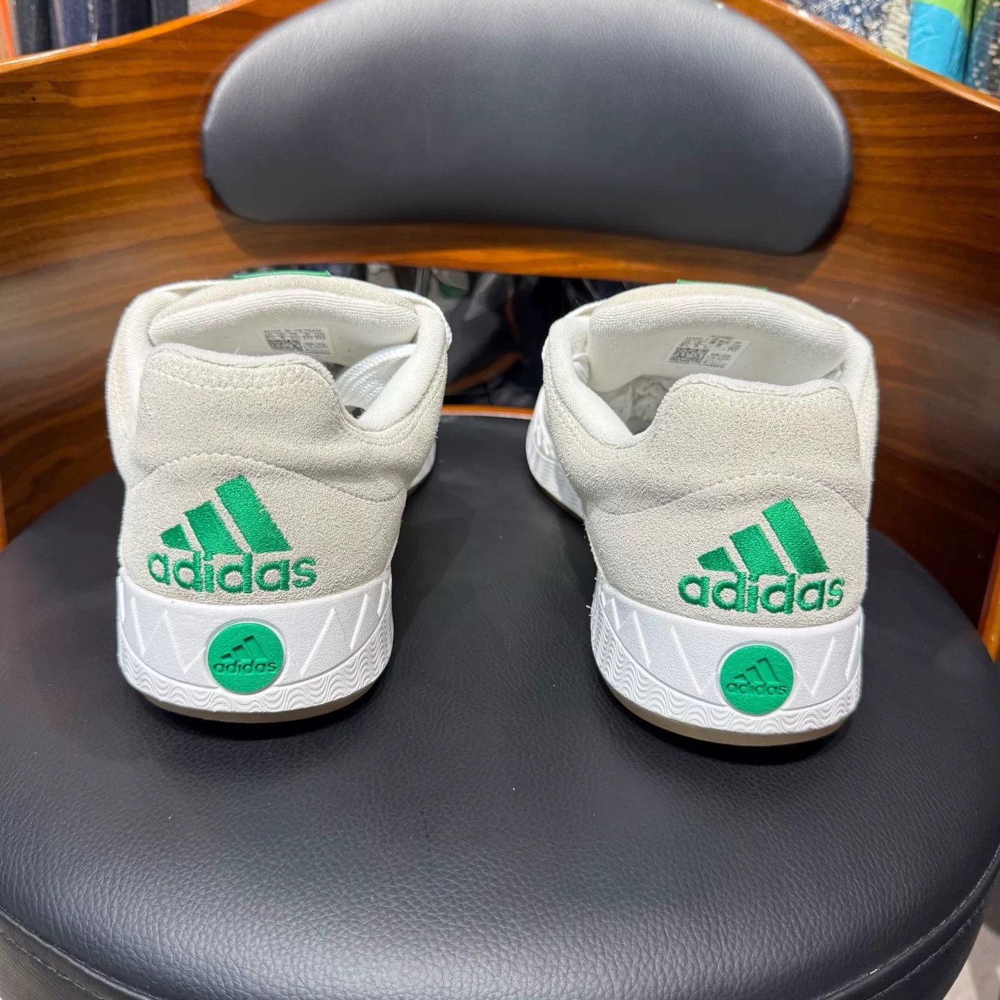 Adidas Adidas Green Lowtop Sneakers 43 Men Size US 10 / EU 43 - 3 Thumbnail