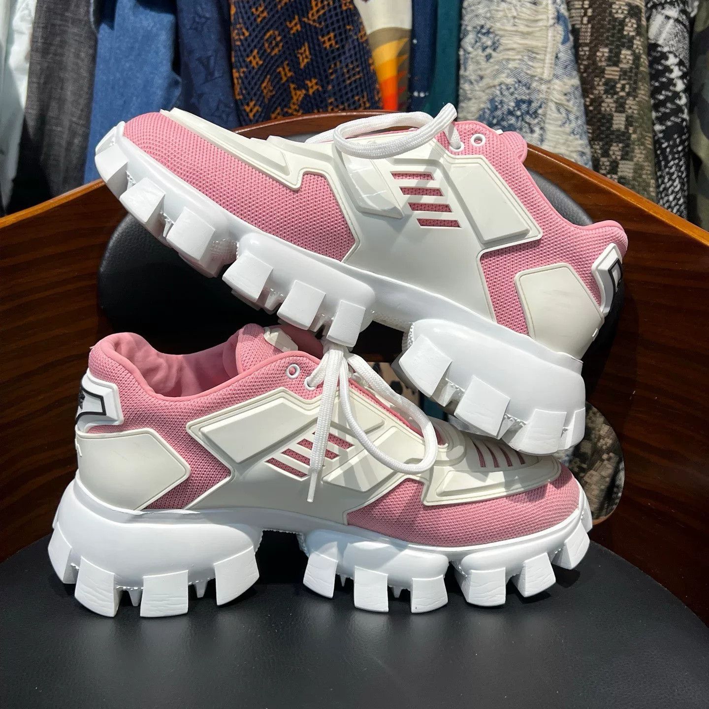 Prada Prada Lowtop Sneakers 39 Women Size US 8.5 / IT 38.5 - 8 Thumbnail