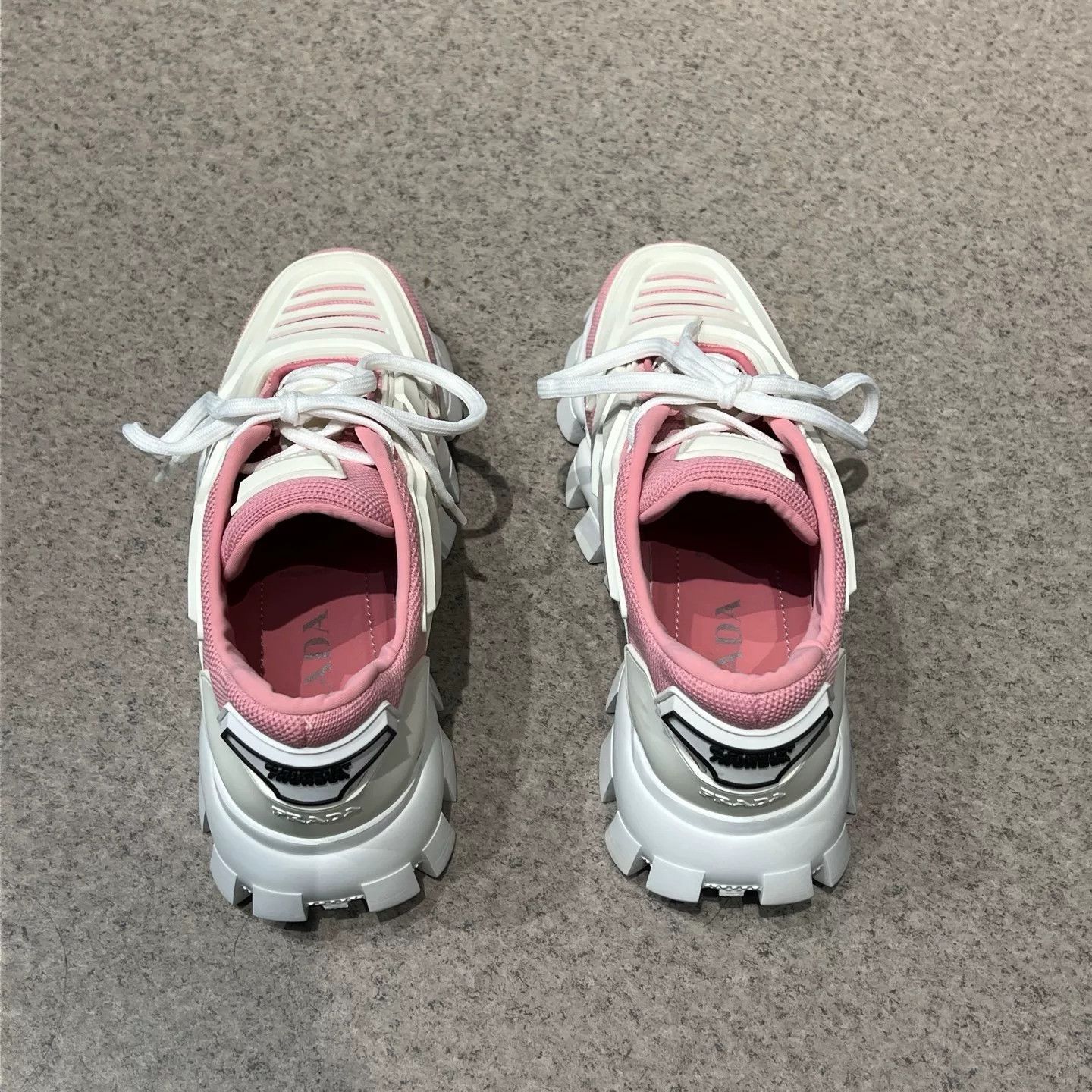 Prada Prada Lowtop Sneakers 39 Women Size US 8.5 / IT 38.5 - 7 Thumbnail