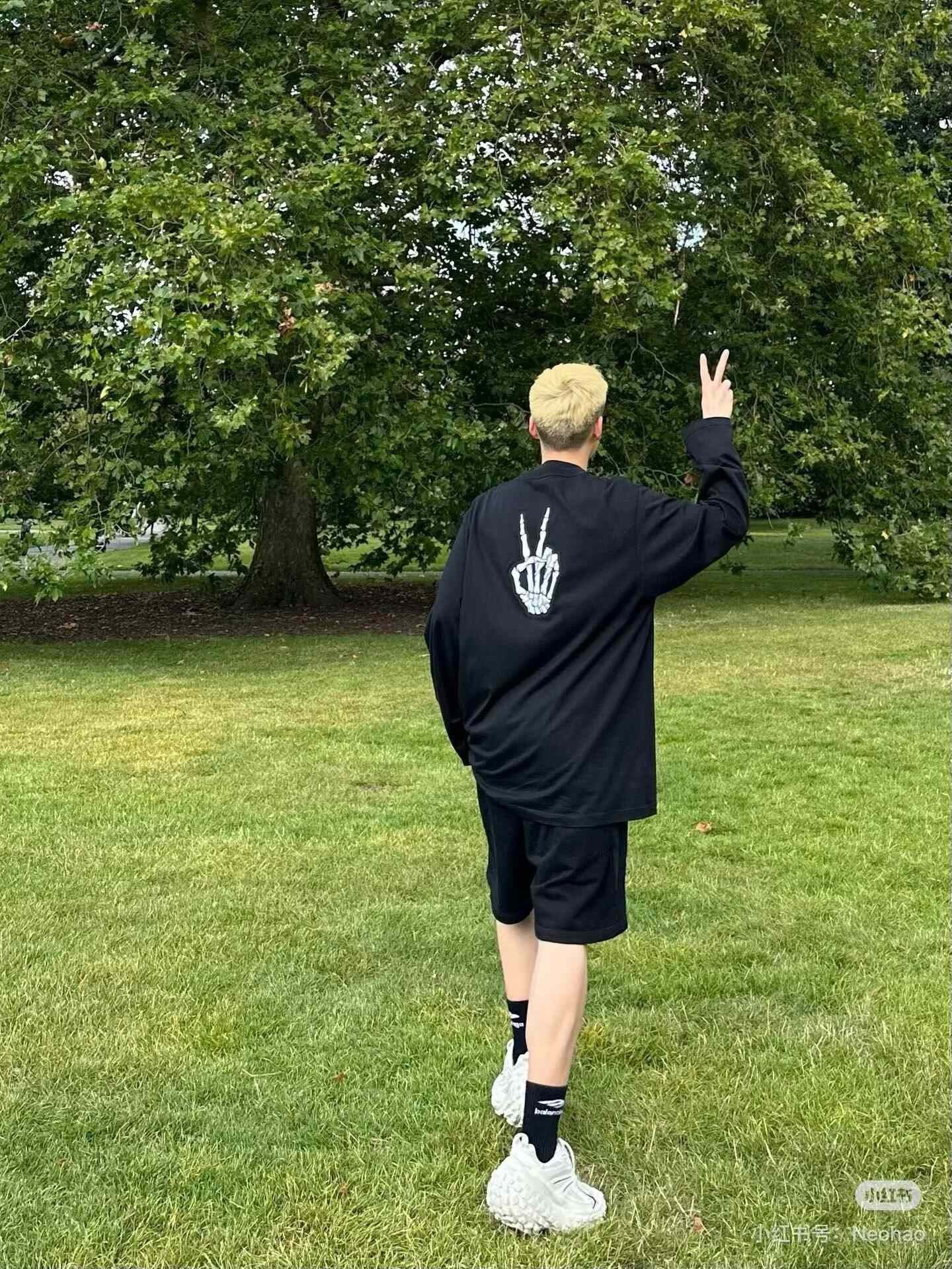 Balenciaga Balenciaga Hoodie XS Men Size US XS / EU 42 / 0 - 8 Thumbnail