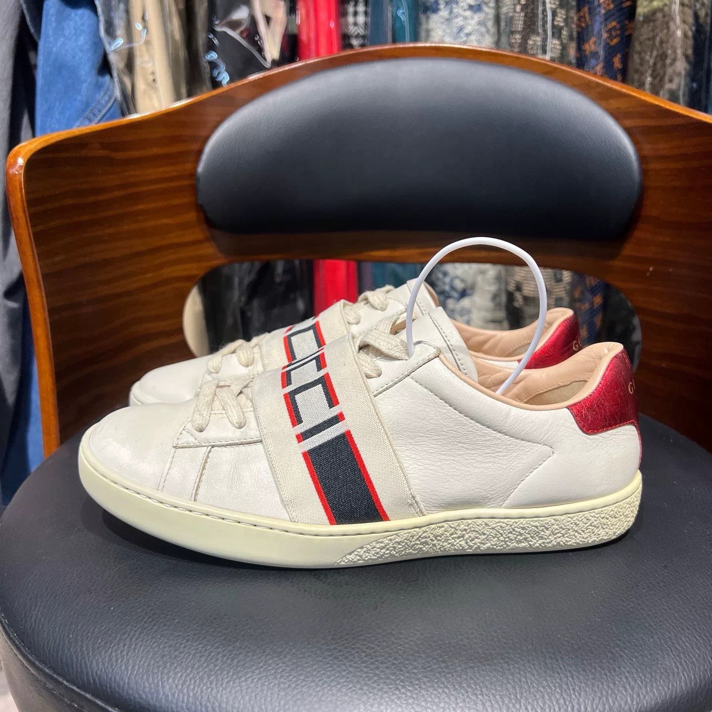 Gucci Gucci Red Lowtop Sneakers 35 Women Size US 5 / IT 35 - 4 Thumbnail