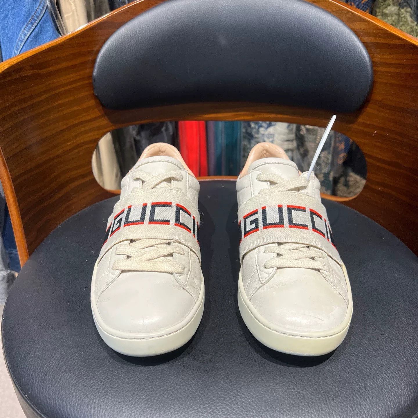 Gucci Gucci Red Lowtop Sneakers 35 Women Size US 5 / IT 35 - 2 Thumbnail