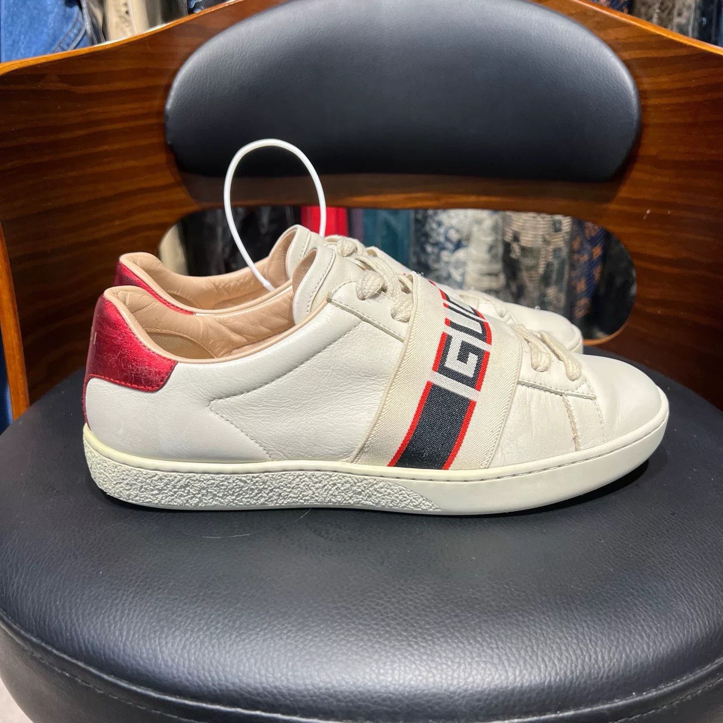 Gucci Gucci Red Lowtop Sneakers 35 Women Size US 5 / IT 35 - 6 Thumbnail