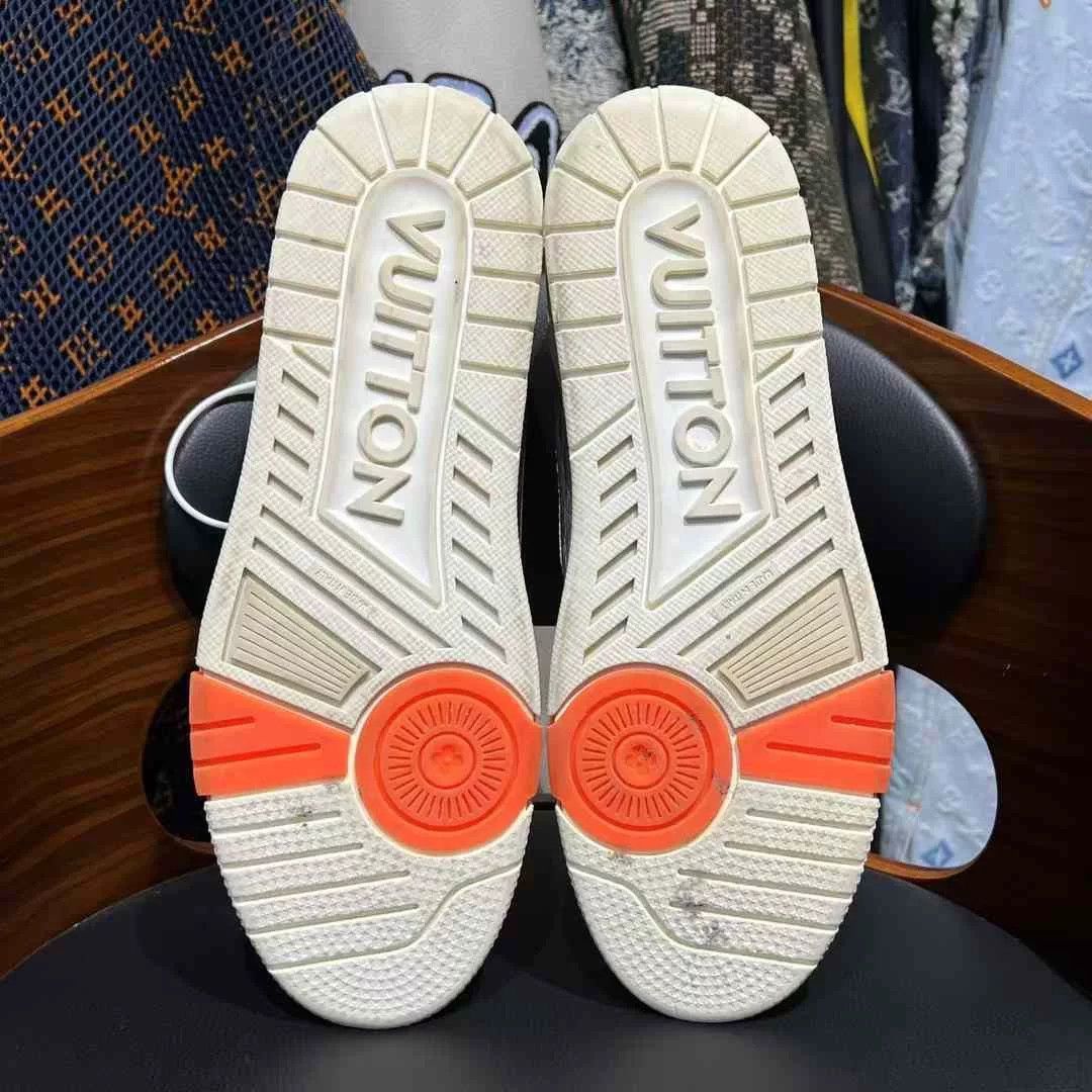 Louis Vuitton Louis Vuitton Training White Lowtop Sneakers 42 Men Size US 9 / EU 42 - 8 Thumbnail