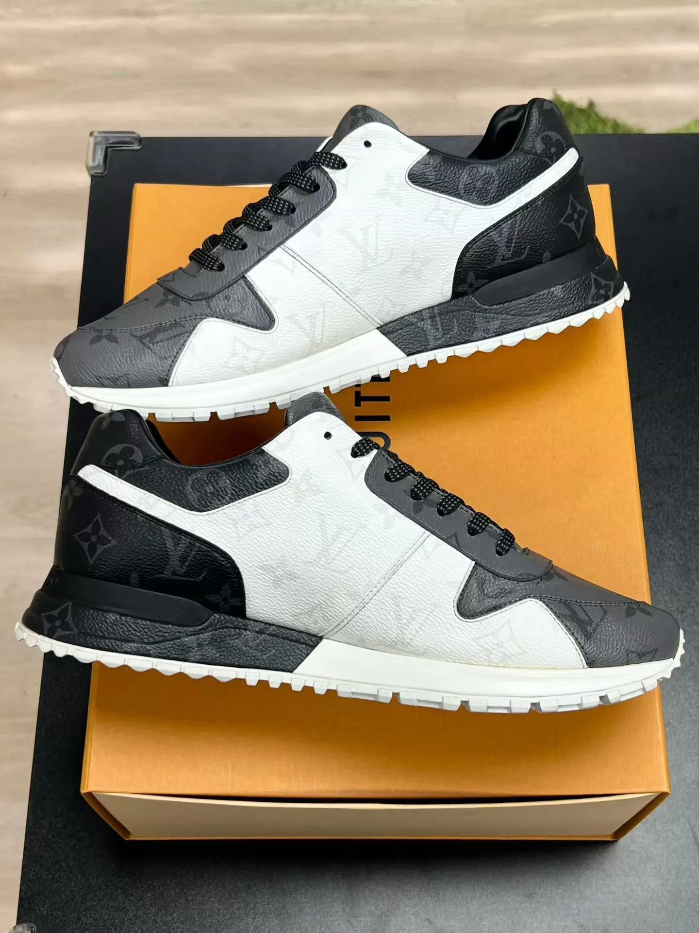 Louis Vuitton Gray Low Top Sneakers Size 9 Size US 9 / EU 42 - 5 Thumbnail