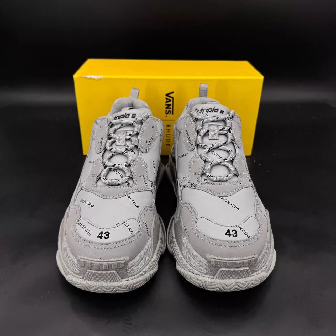 Balenciaga Gray Low-Top Sneakers Size 10 Size US 10 / EU 43 - 4 Thumbnail