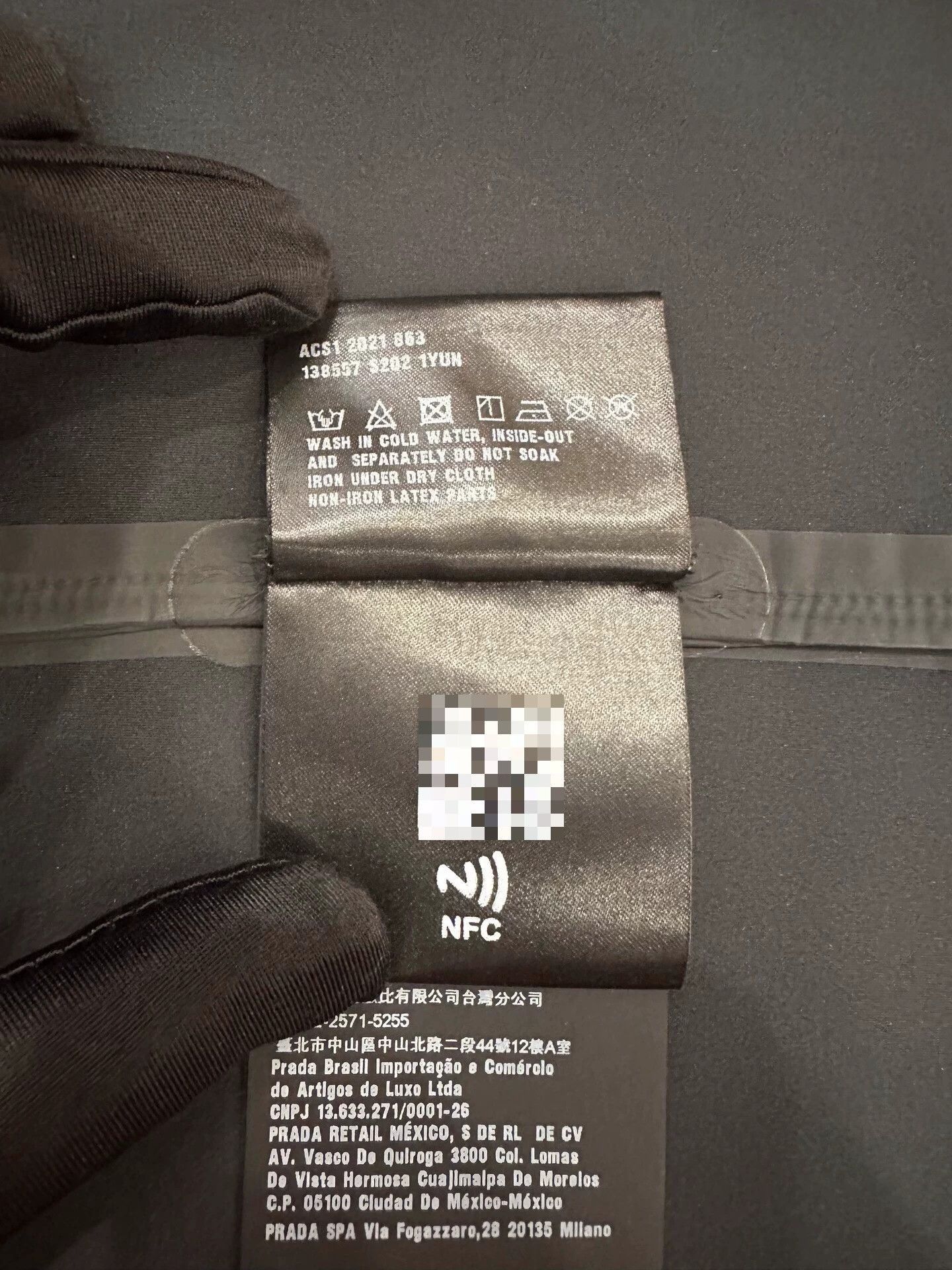 Prada Black Zip-Up Hoodie with Red Accent Size US XS / EU 42 / 0 - 5 Thumbnail