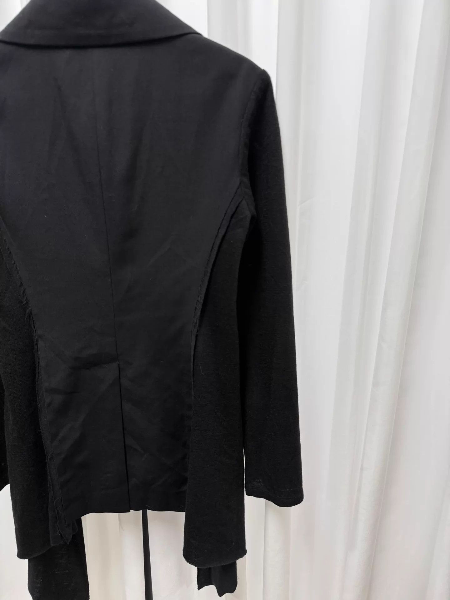 Yohji Yamamoto Black Structured Button-Front Asymmetric Hem Jacket Size US S / EU 44-46 / 1 - 8 Thumbnail