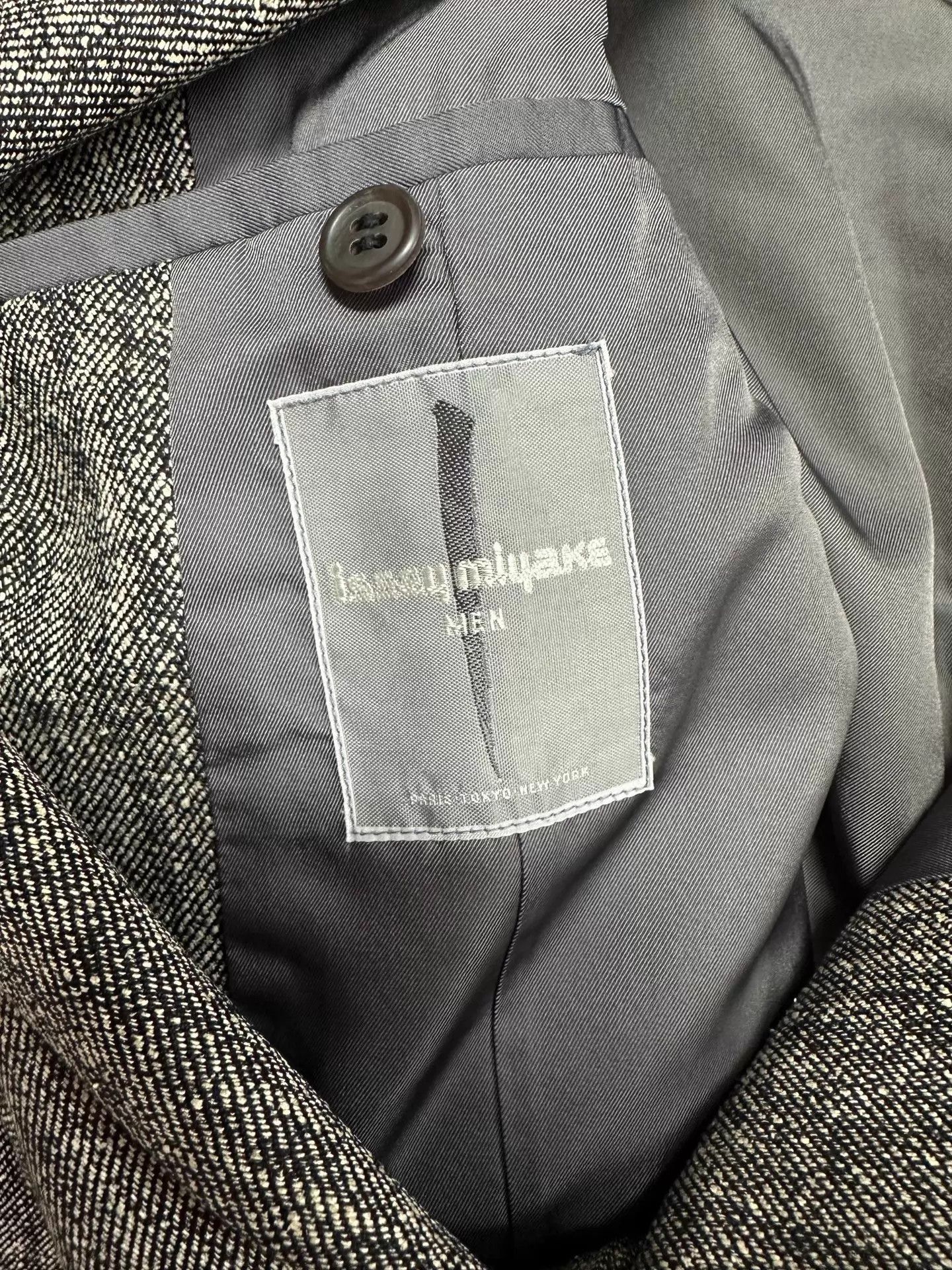 Issey Miyake Gray Herringbone Pattern Blazer - Size M Size US M / EU 48-50 / 2 - 6 Thumbnail