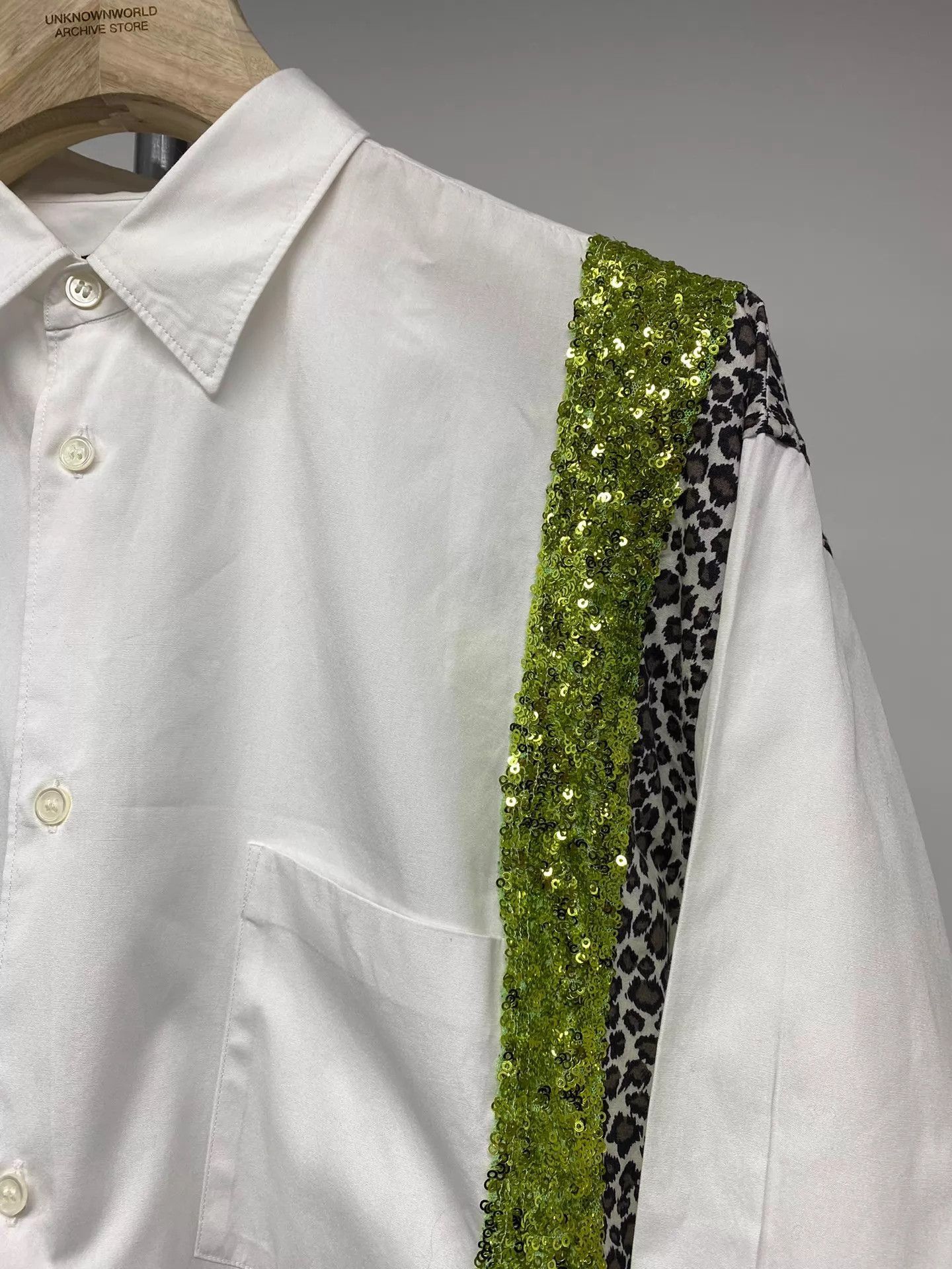 Comme des Garcons White Button-Up Shirt with Green Sequin & Leopard Accents Size US S / EU 44-46 / 1 - 3 Thumbnail