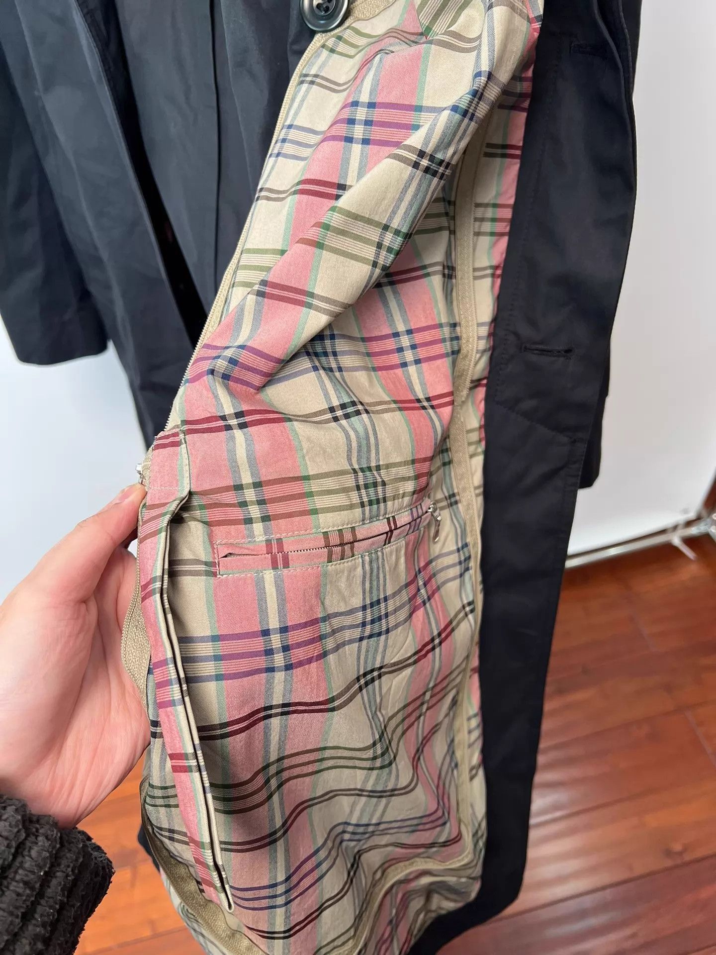 Dries Van Noten Black Long Coat with Plaid Lining - Size L Size US L / EU 52-54 / 3 - 8 Thumbnail