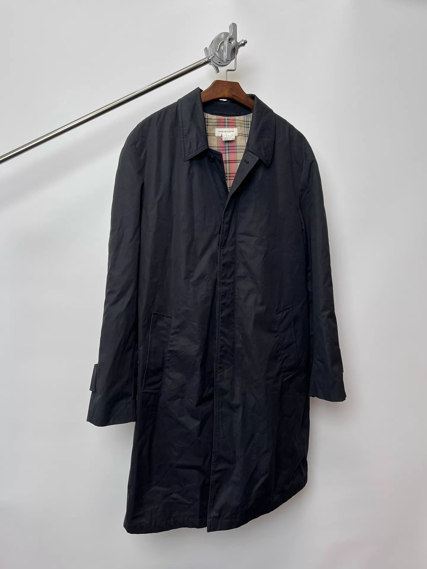 Dries Van Noten Black Long Coat with Plaid Lining - Size L Size US L / EU 52-54 / 3 - 2 Thumbnail