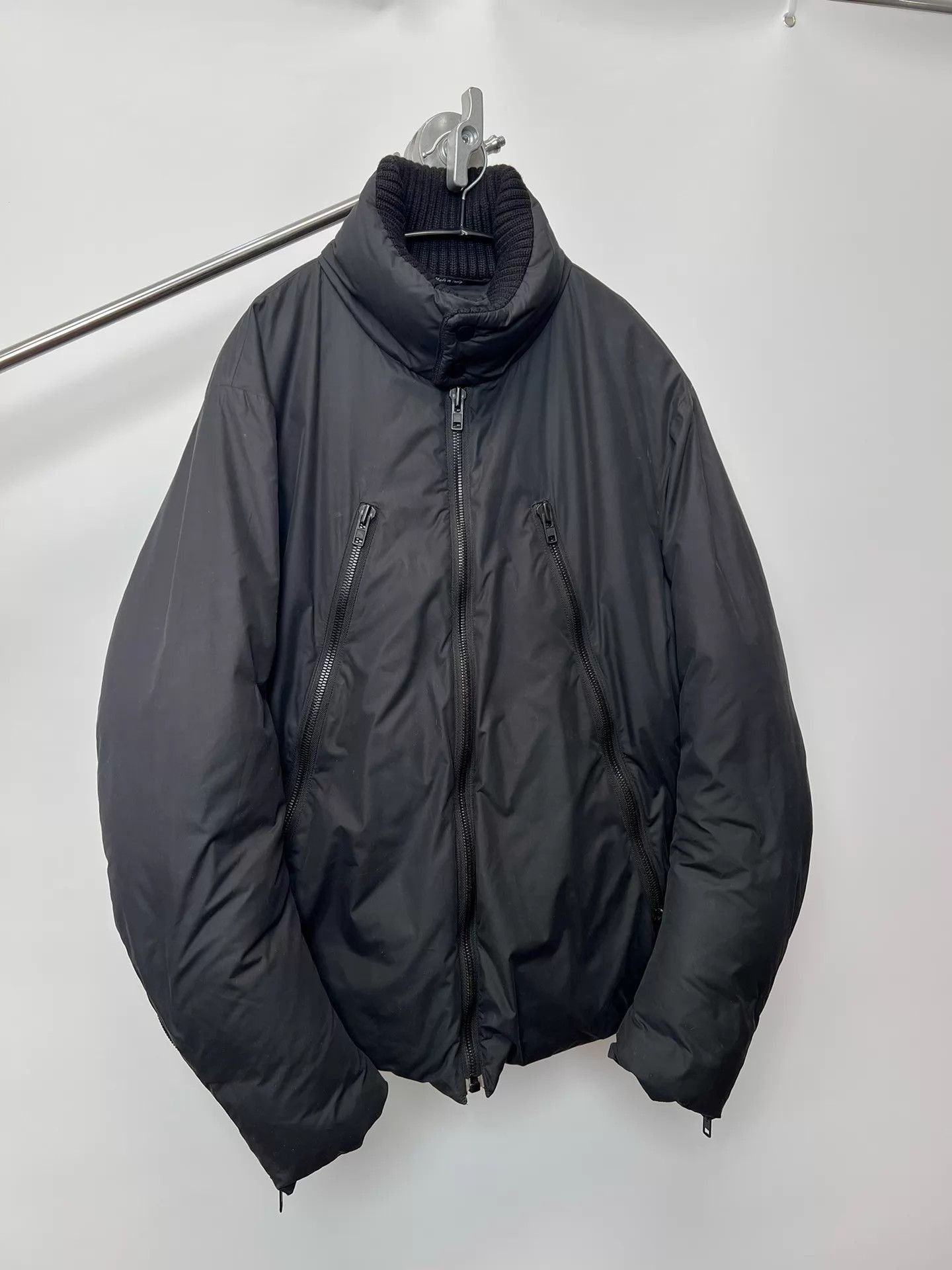 Maison Margiela Black Puffer Jacket with High Collar and Zip Pockets Size US M / EU 48-50 / 2 - 3 Thumbnail