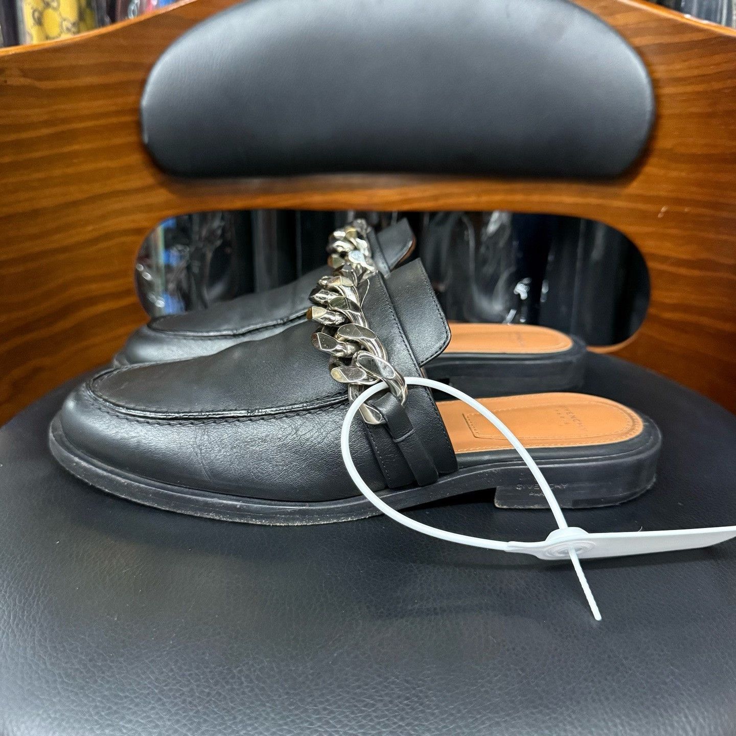 Givenchy Givenchy Leather Black Lowtop Sneakers 38 Men Size US 6 / EU 39 - 6 Thumbnail