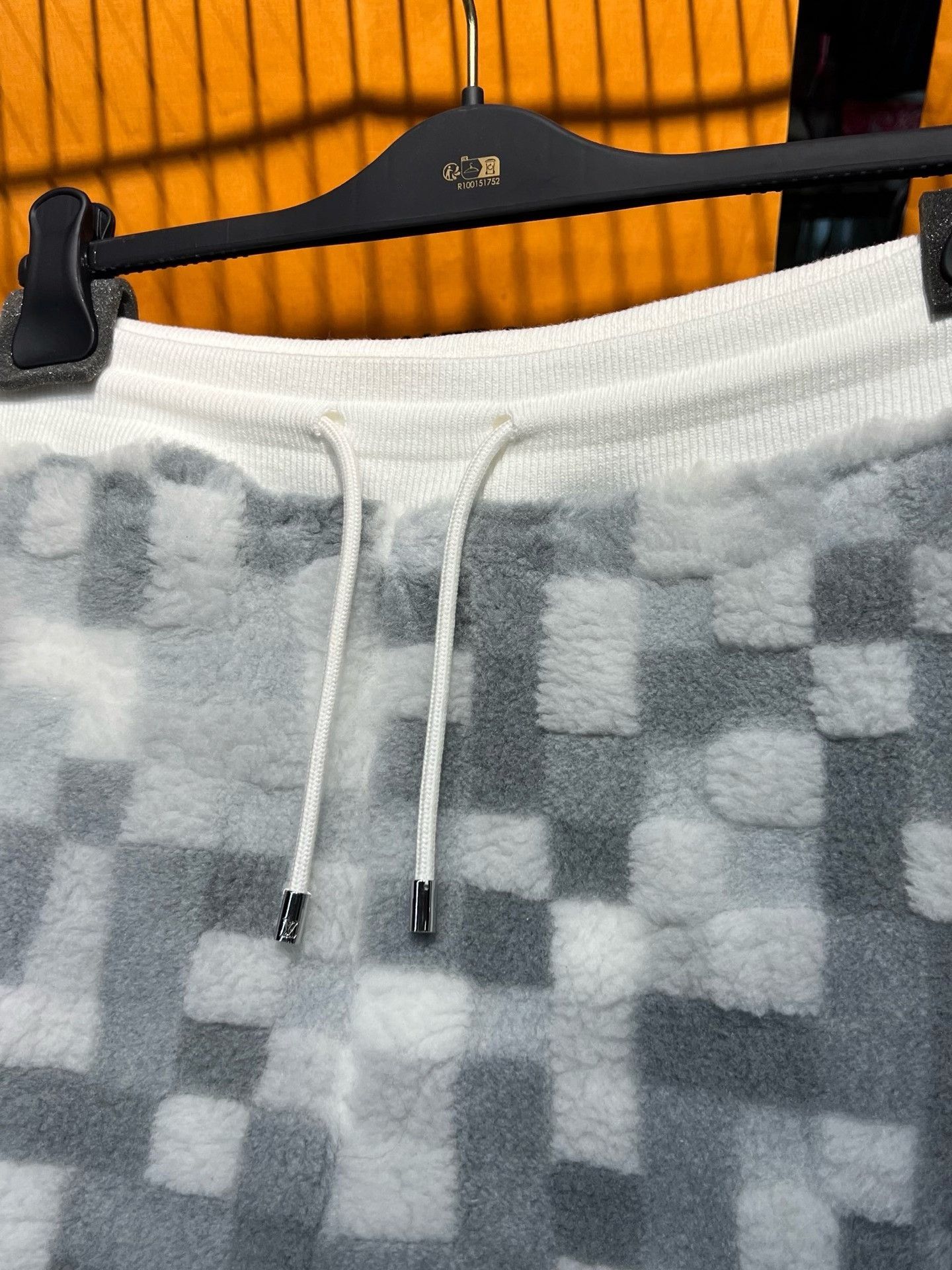 Louis Vuitton Louis Vuitton Checkered Sweatpants XL Men Size US 36 / EU 52 - 2 Thumbnail