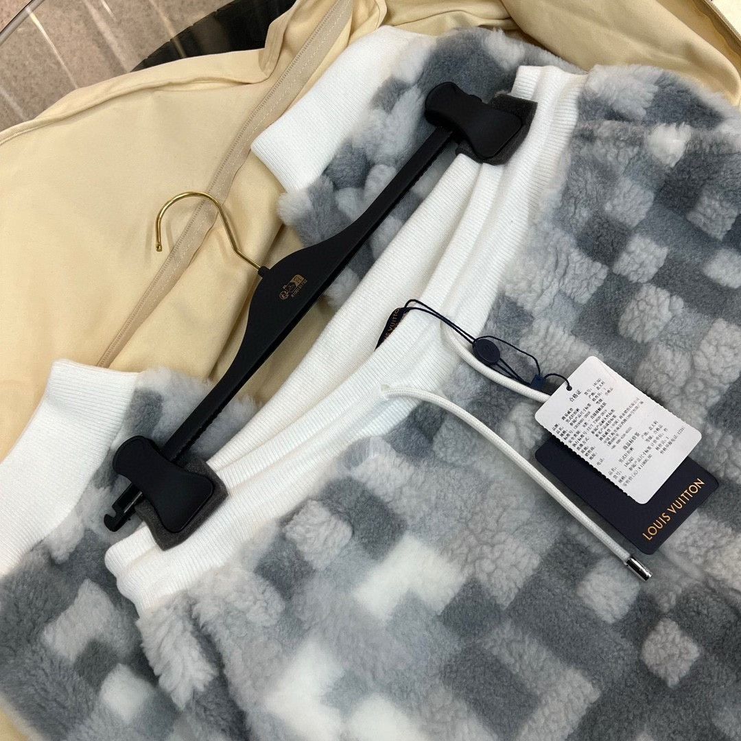 Louis Vuitton Louis Vuitton Checkered Sweatpants XL Men Size US 36 / EU 52 - 6 Thumbnail