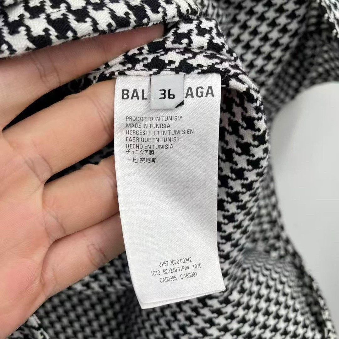 Balenciaga Balenciaga Item 36 Men Size US S / EU 44-46 / 1 - 4 Thumbnail